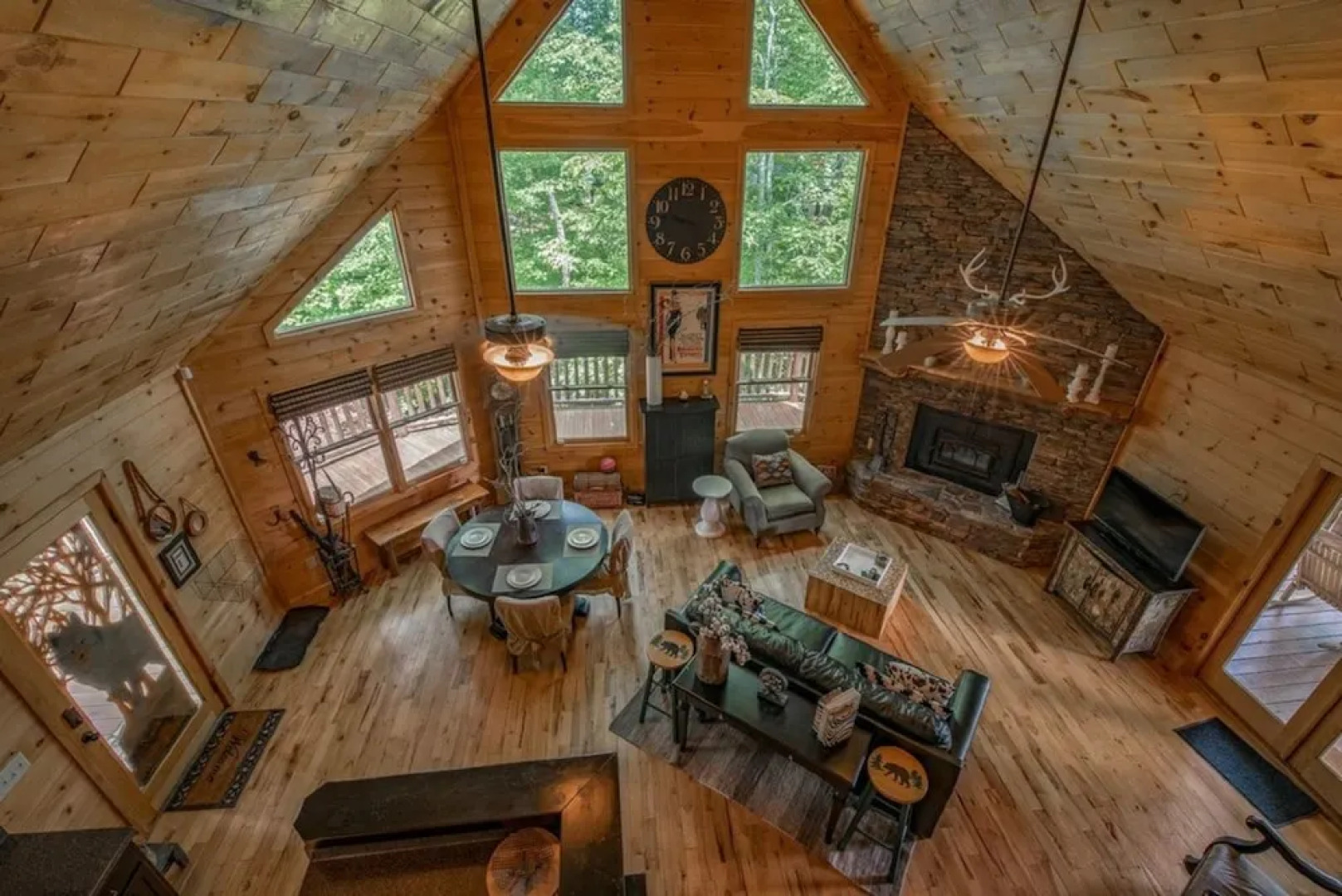 Wolf`s Den-minutes to Blue Ridge