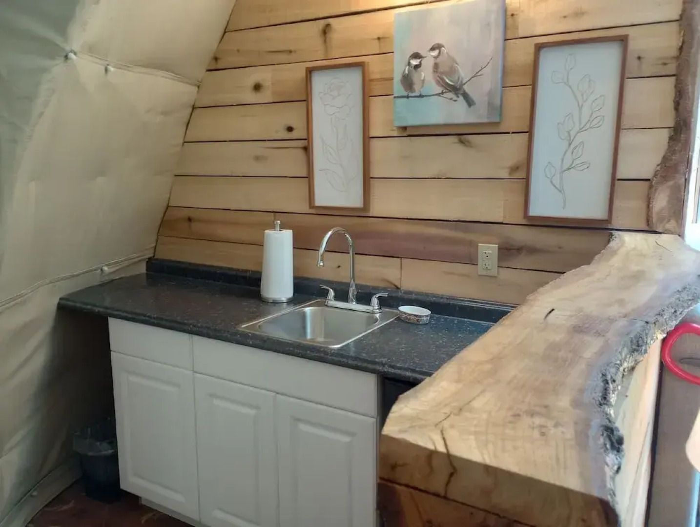 Elk River Hotel & Cafe