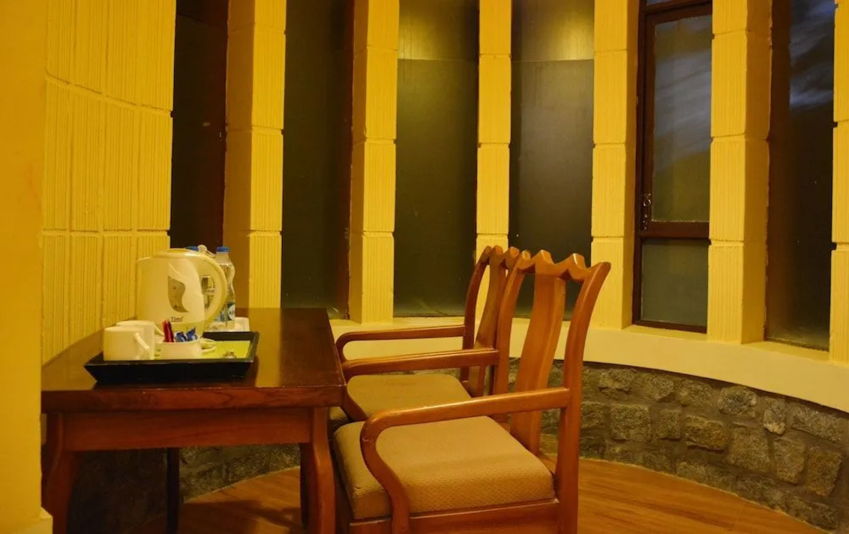 Kadkani Riverside Resort