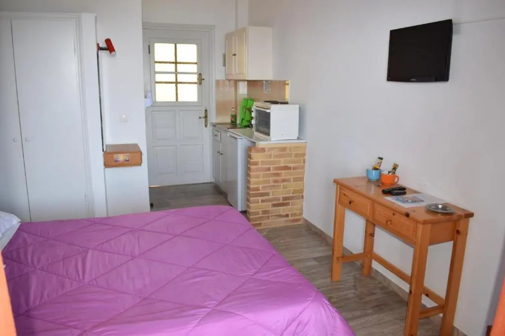 Rising Sun Apartments & Studios