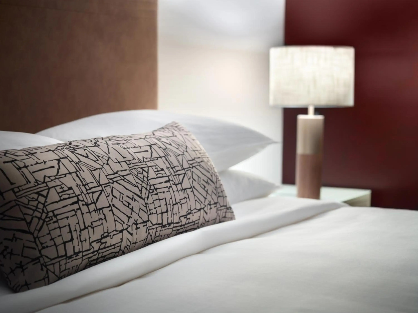 Omni Viking Lakes Hotel