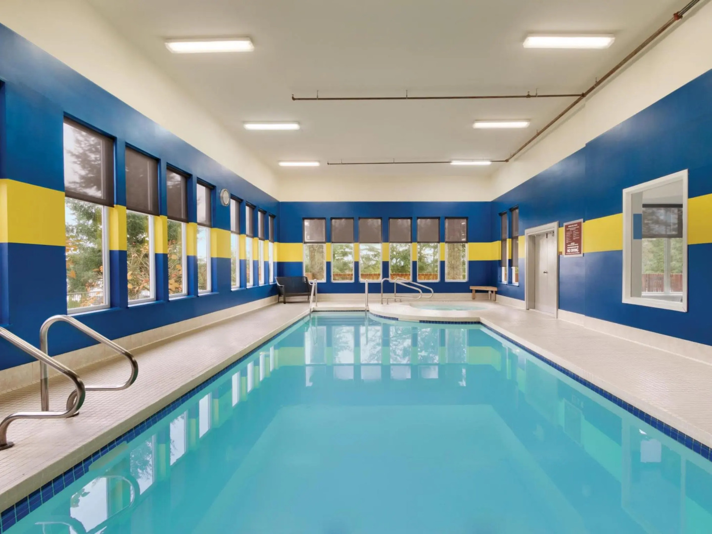 Four Points by Sheraton Victoria Gateway