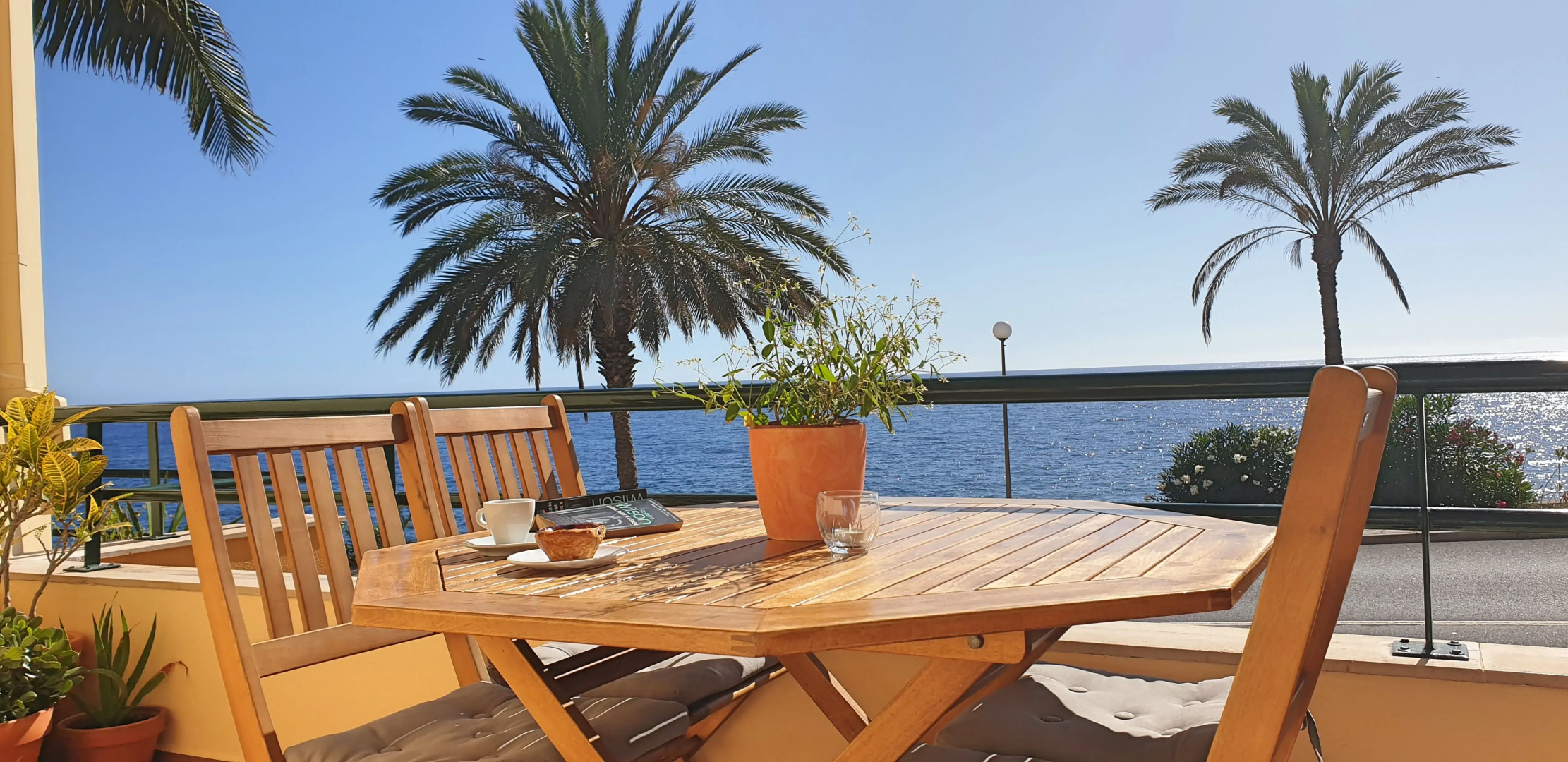 In sunny Madalena do Mar bay, 2-Bedroom refurbished apartment – Atlantic View