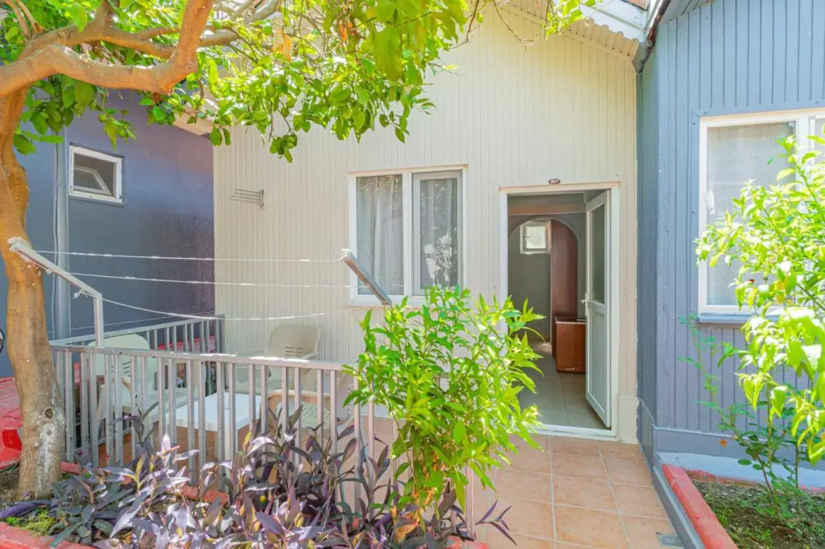 Sayanora Hotel & Park