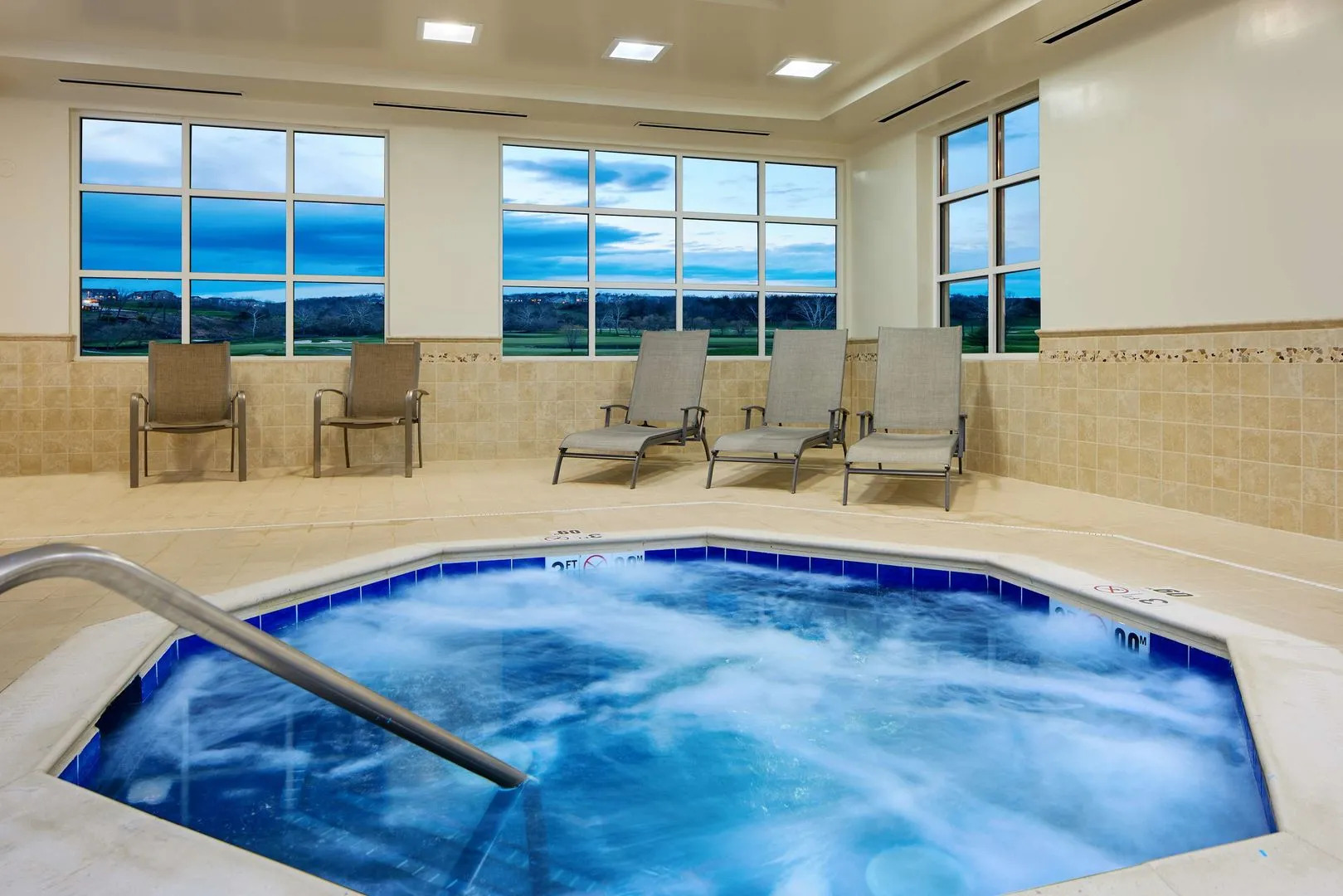 DoubleTree by Hilton Front Royal Blue Ridge Shadows