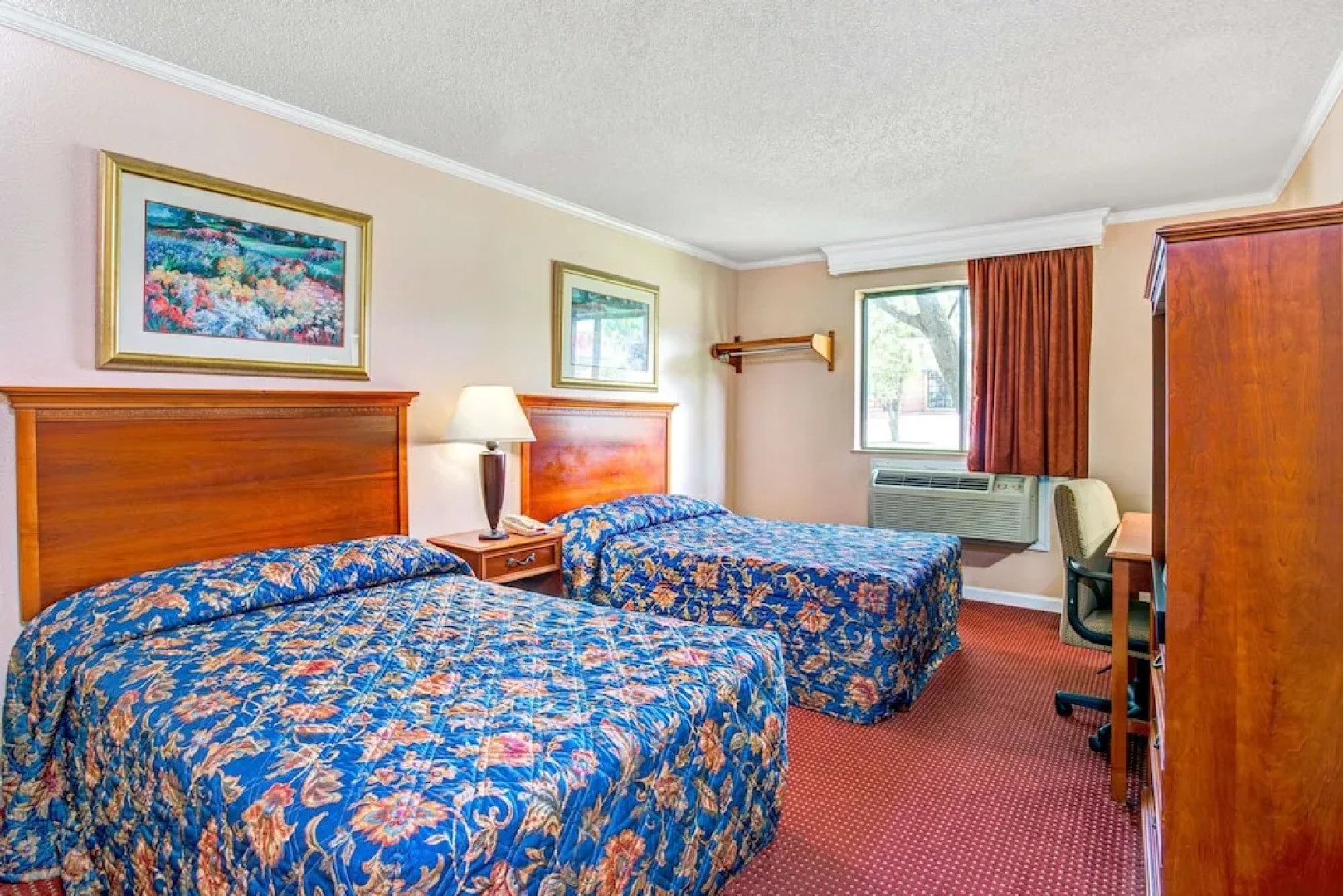 Red Roof Inn Suffolk