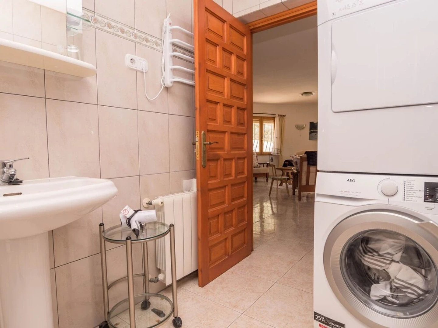 6-p Villa in the Right Place With an Amazing View, Swimming Pool and Terraces