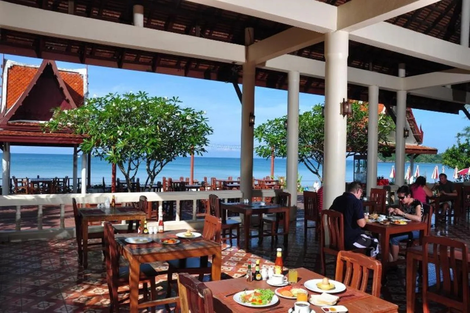 Royal Lanta Resort & Spa