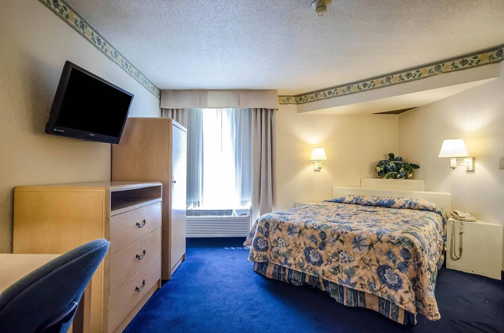 Clarion Inn & Suites Evansville Eastland Area