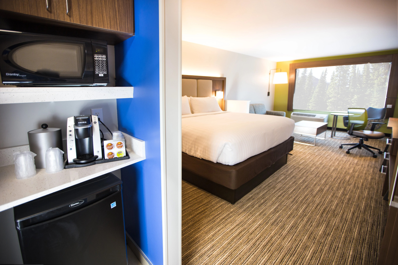 Holiday Inn Express & Suites Greenwood Mall by IHG