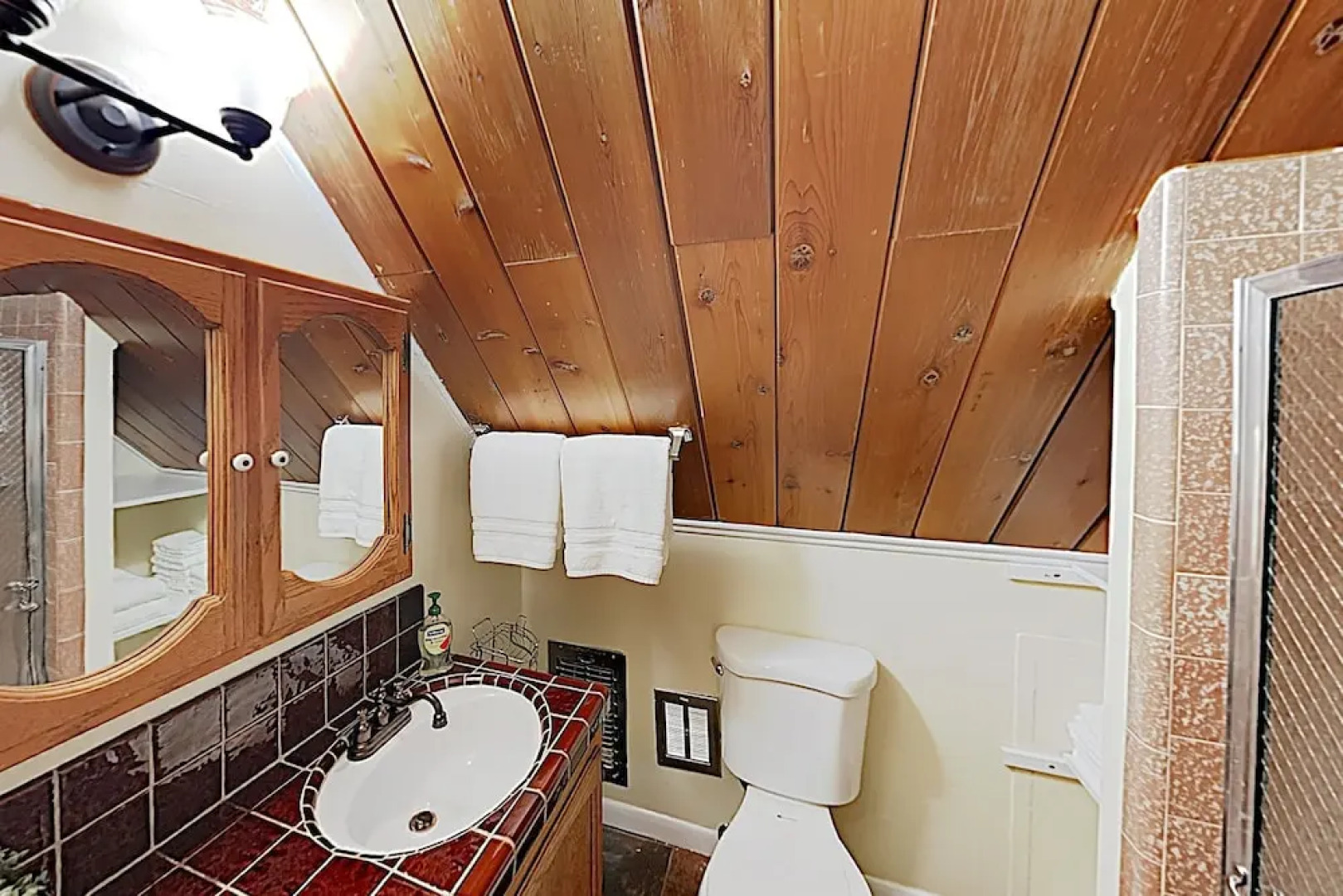 Family-Friendly Cabin W/ Private Hot Tub Home