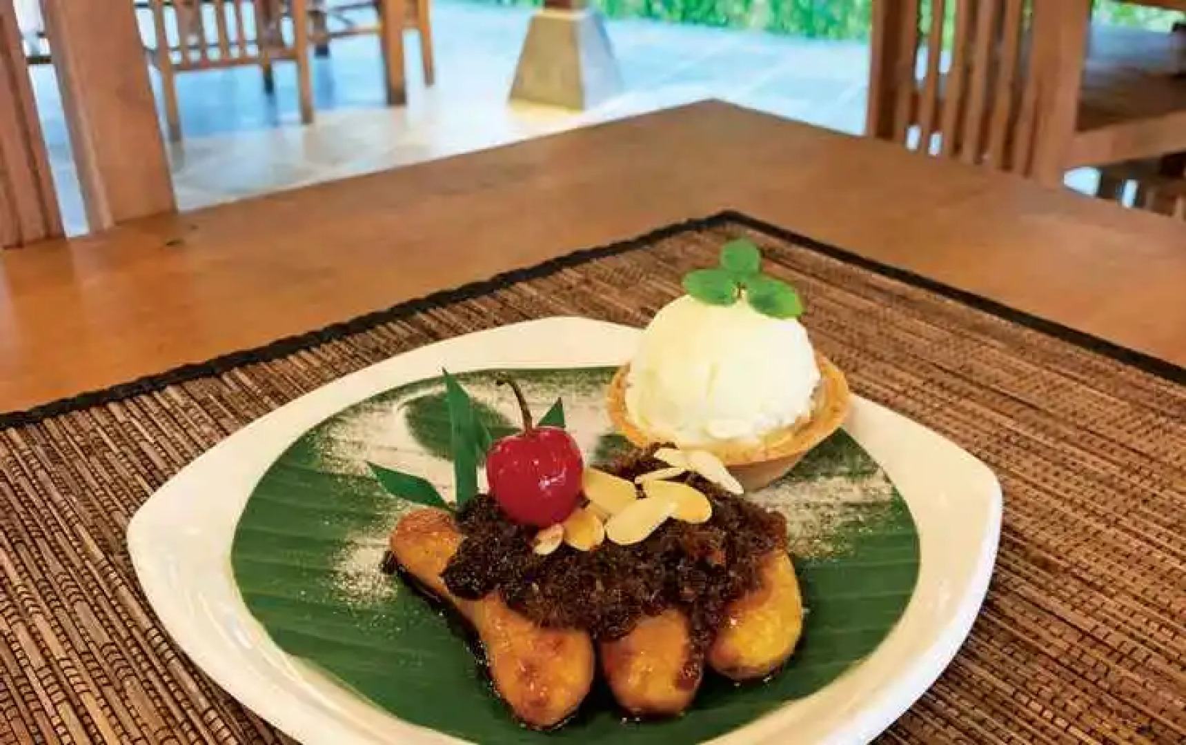 The Nalaya Hotel & Resto