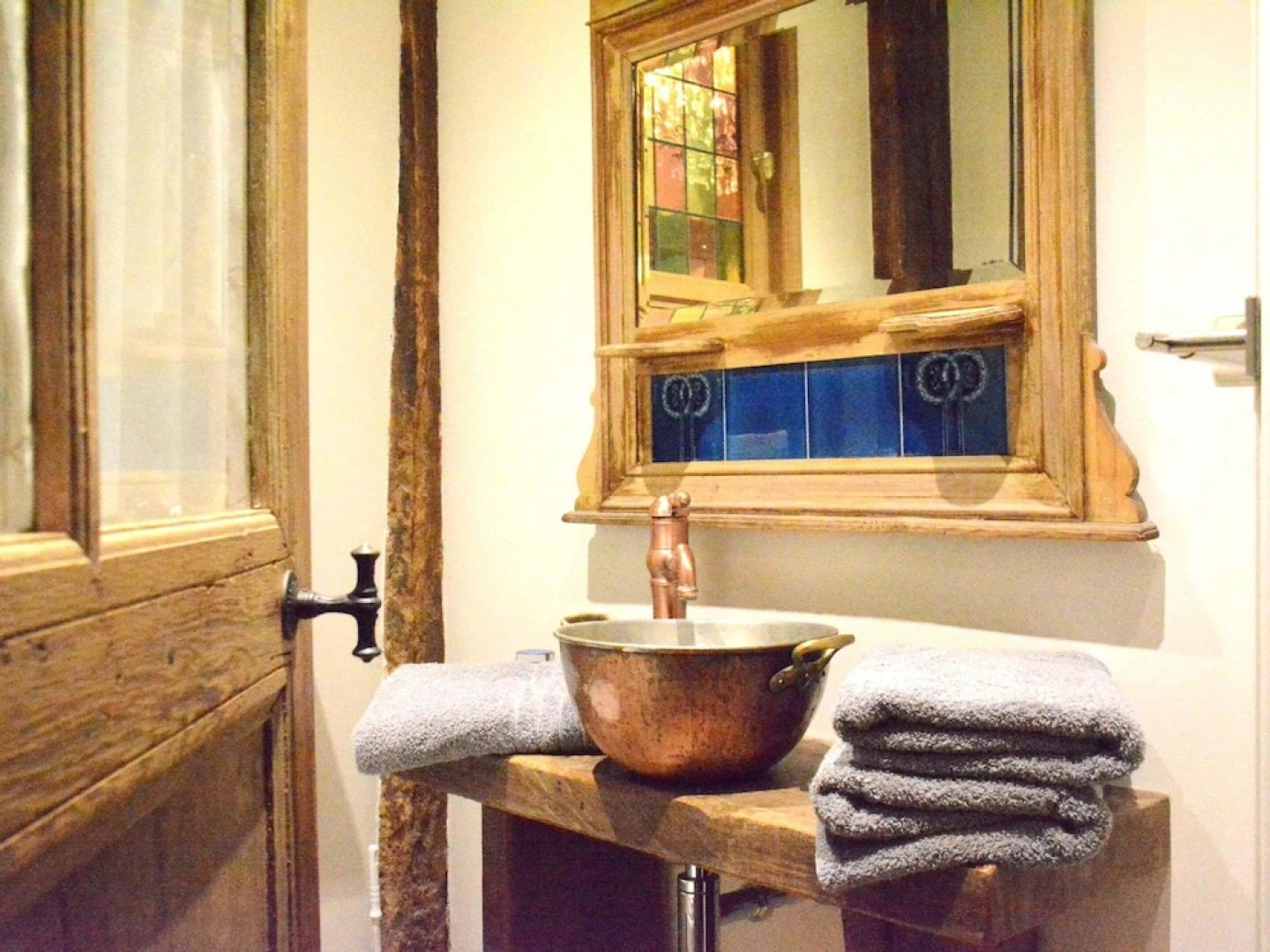 House Full of Charm & Comfort, Great Calm, Large Sauna, Large Hot Tub