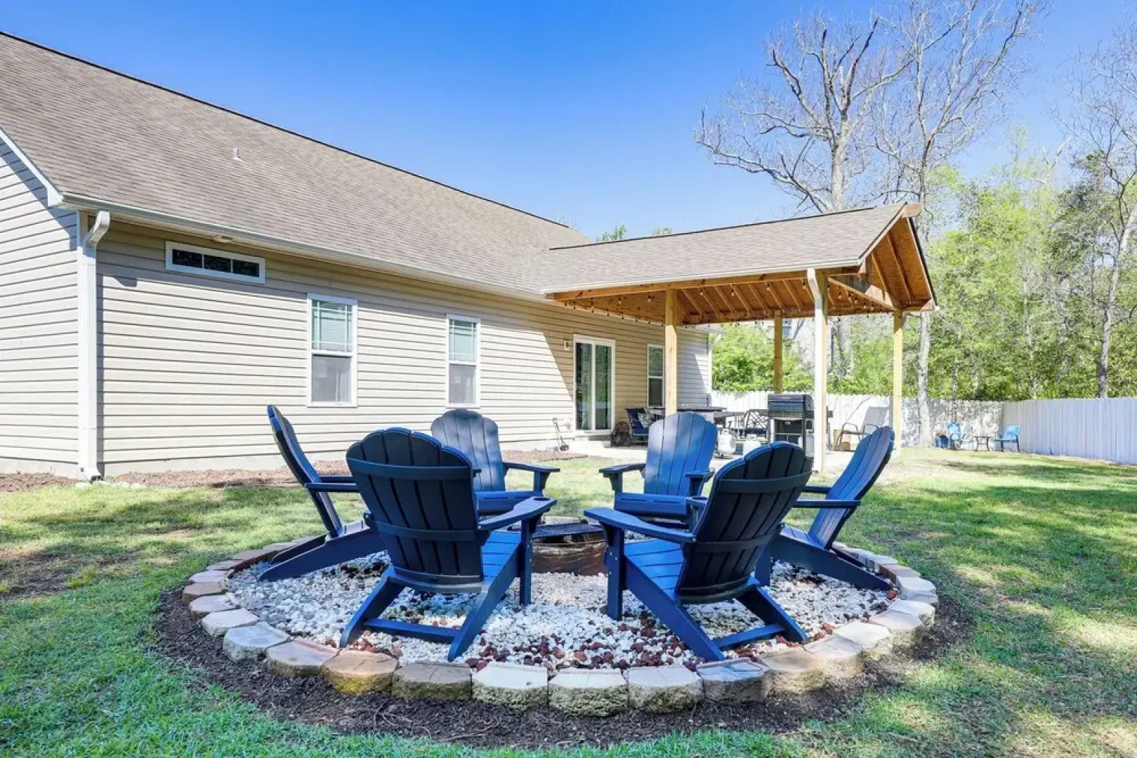 Sneads Ferry Home: Close to Beaches & Boat Ramp!