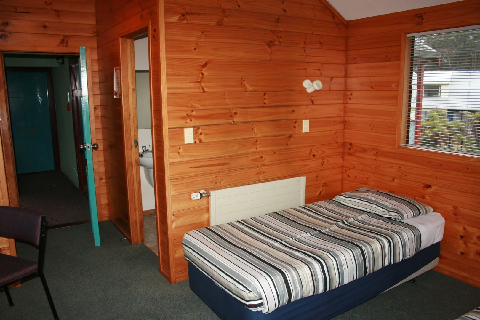 Smoke Lake Hot Springs Lodge and Camp