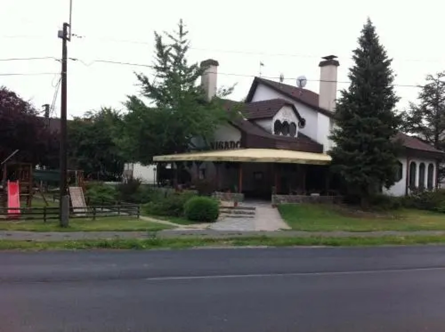 Vígadó Apartmanház