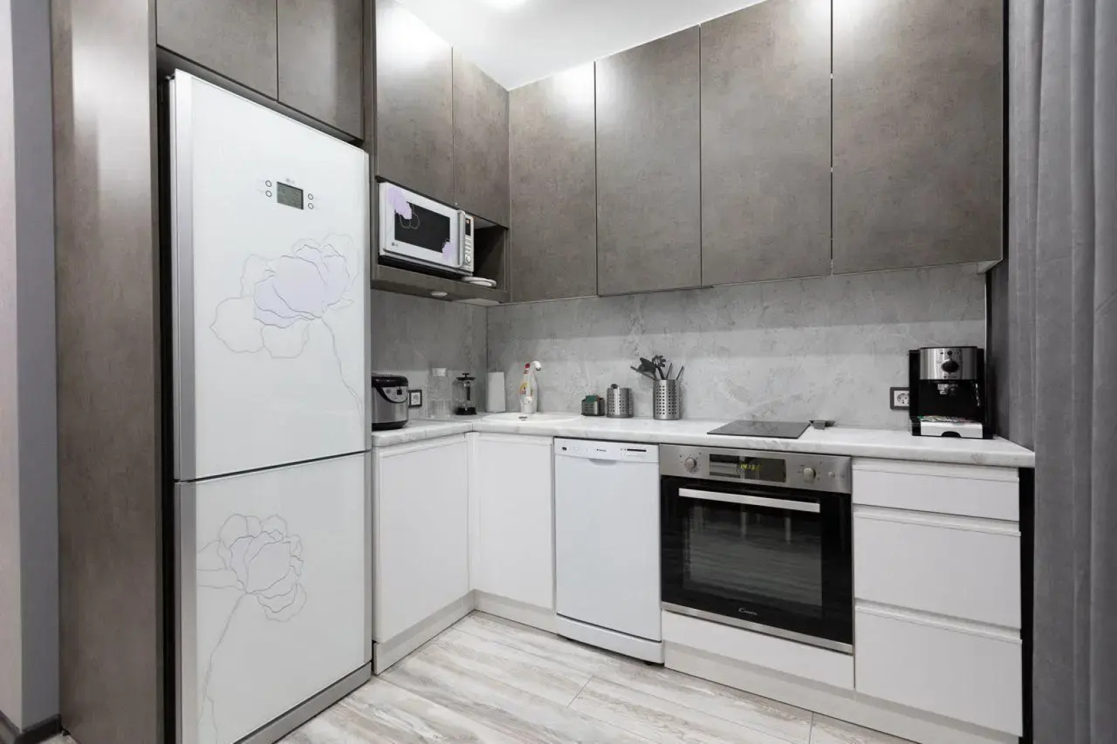 Апартаменты на улице Бредова