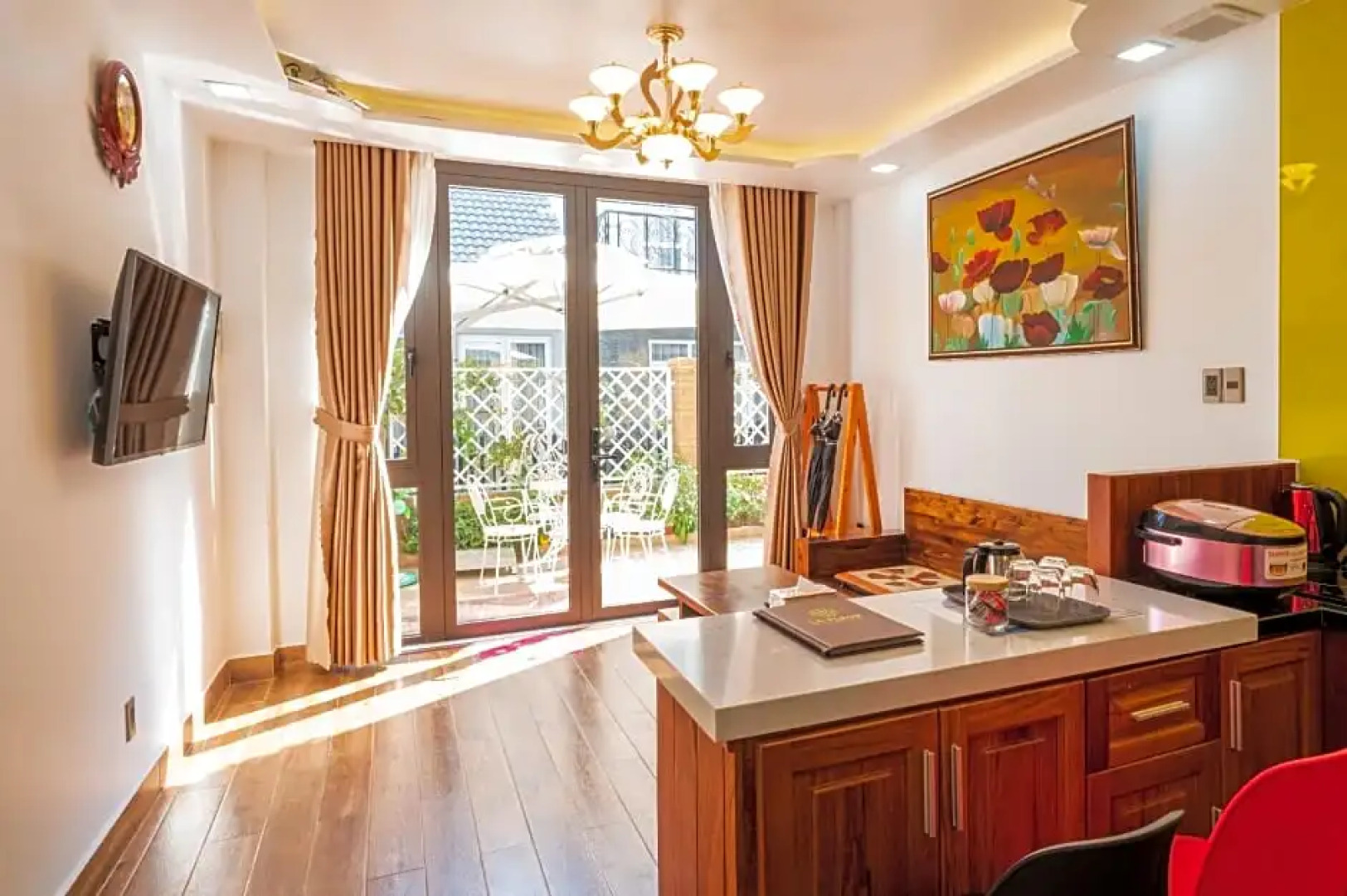 La Fleur Premium Central Apartment