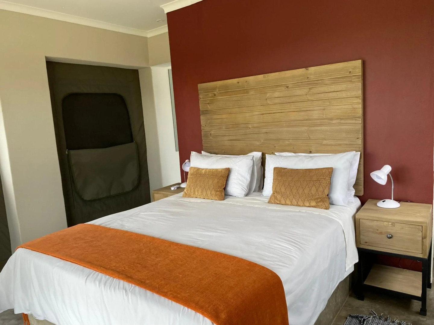 Sunset Lodge & Safaris