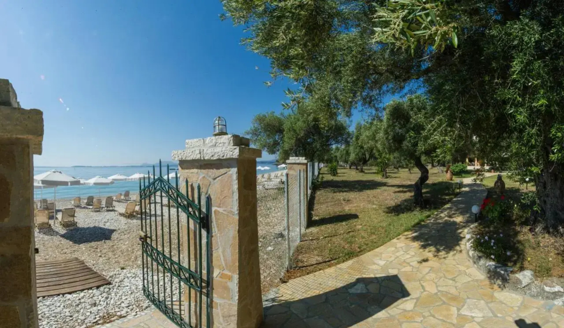 Renata Rooms & Studios