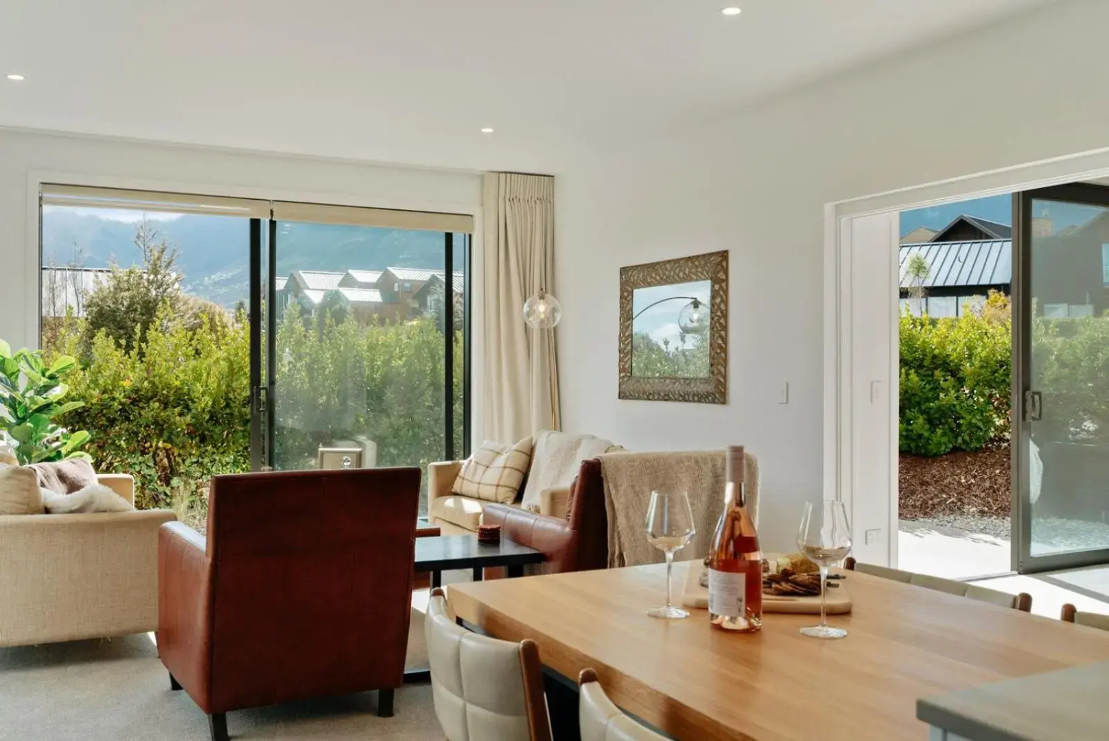 Jacks Point Family Retreat - Jacks Point Holiday Home