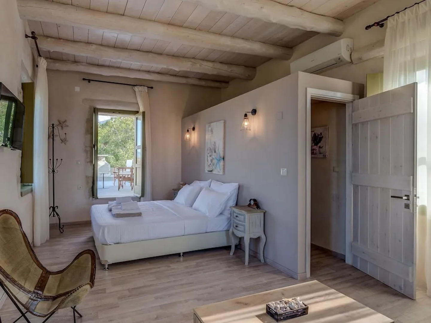 Traditional Stone Built Villa With Private Pool Near Tavern & the Beach