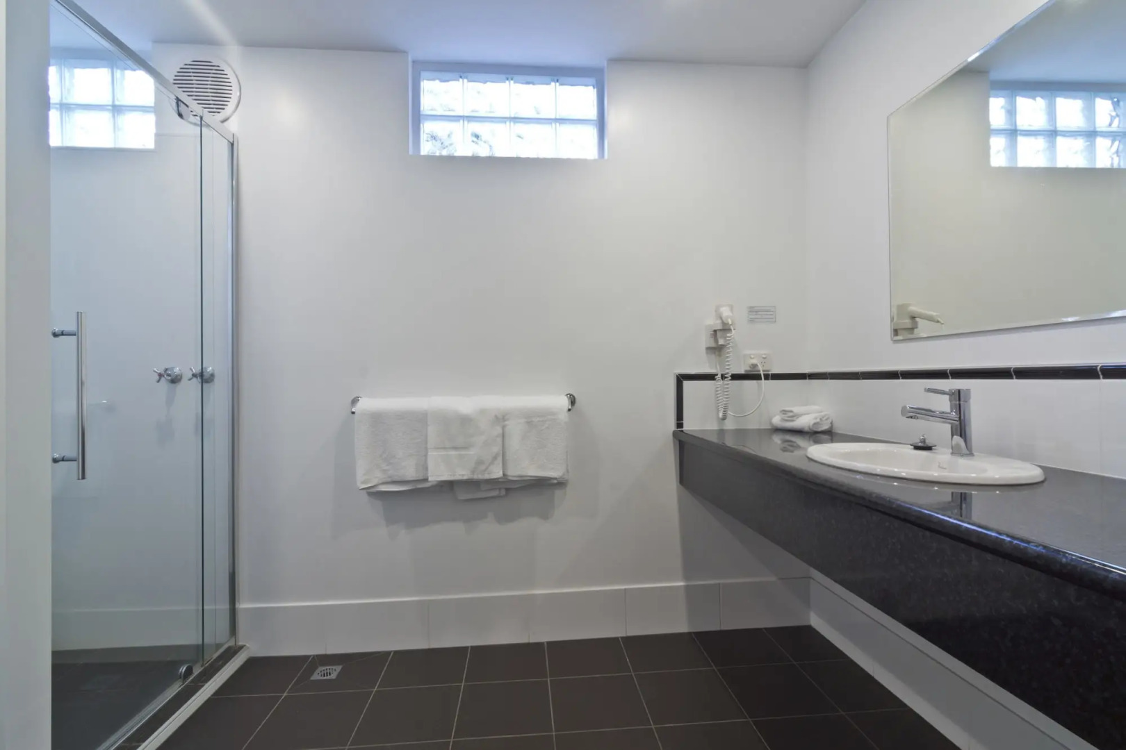 Commodore Regent Launceston