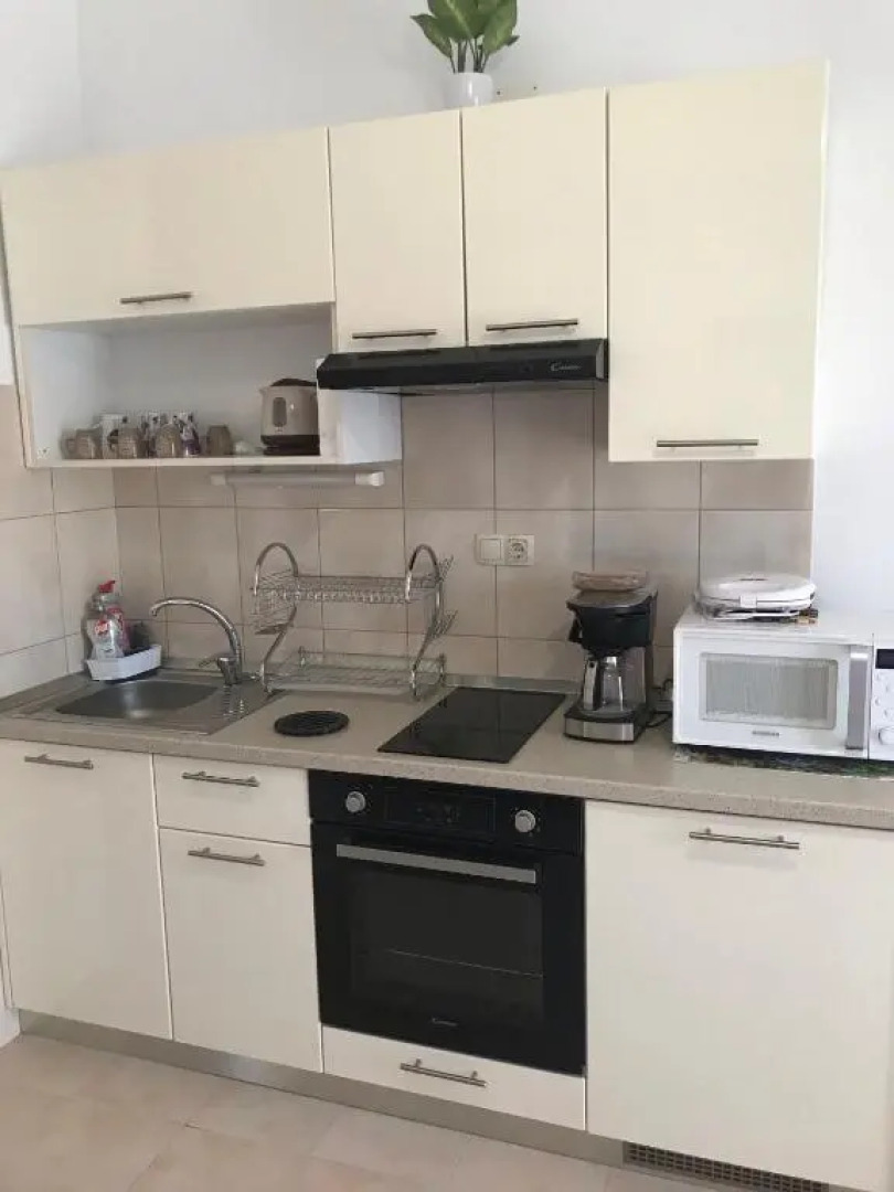 Sea view apartment near the beach 1-Jelsa center