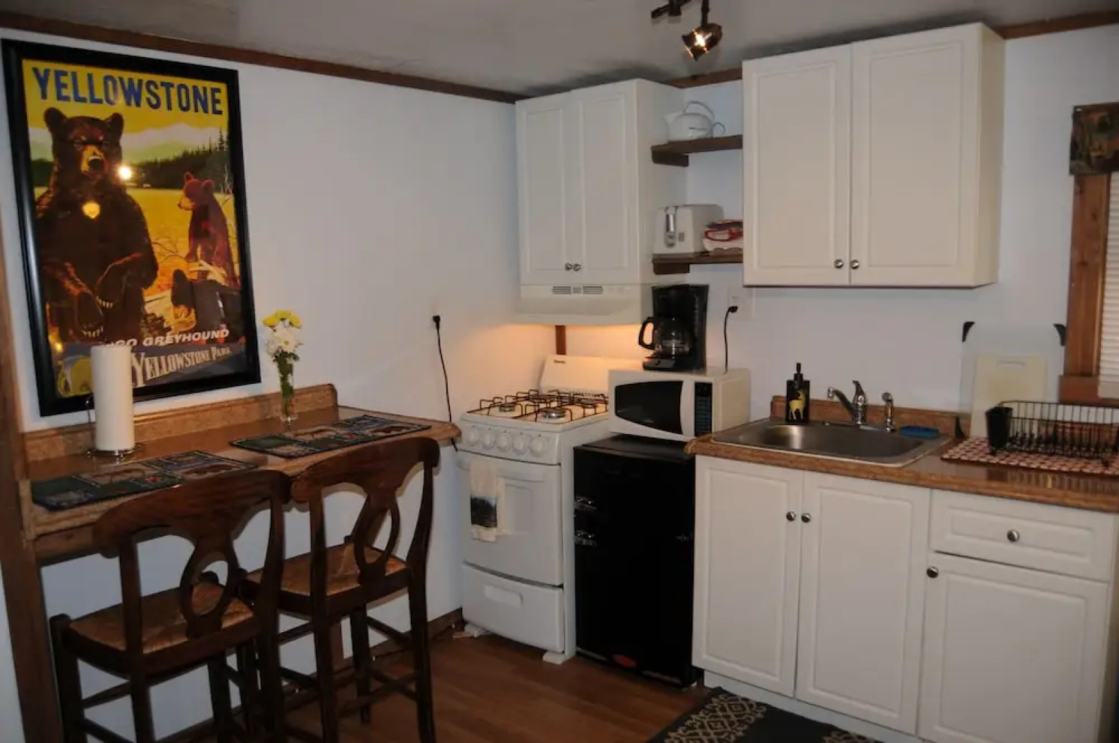 Yellowstone Motel - Adults Only