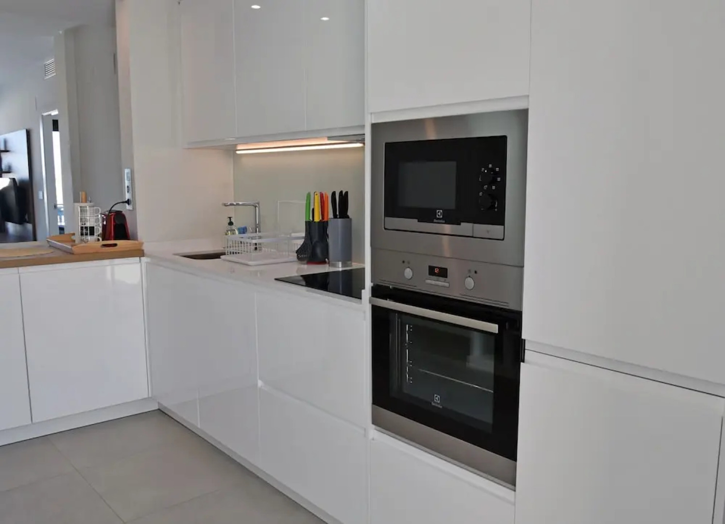 Luxury Apartment on the Beach with Pool 6