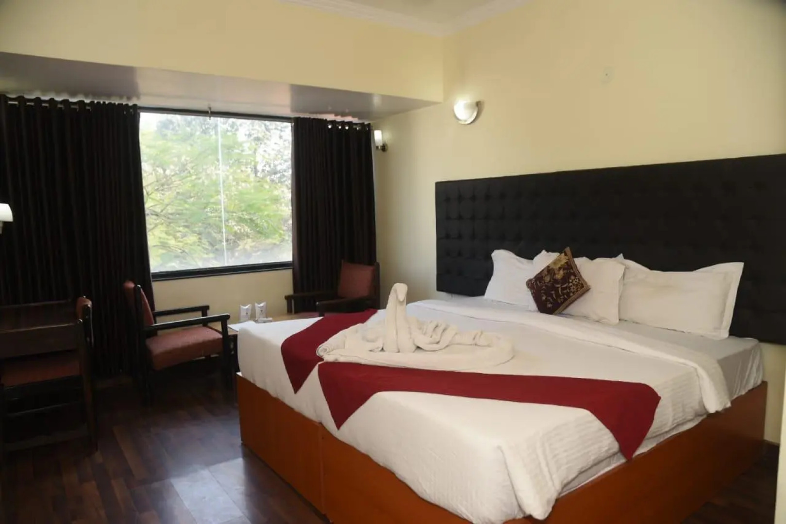 Hotel Rajhans International