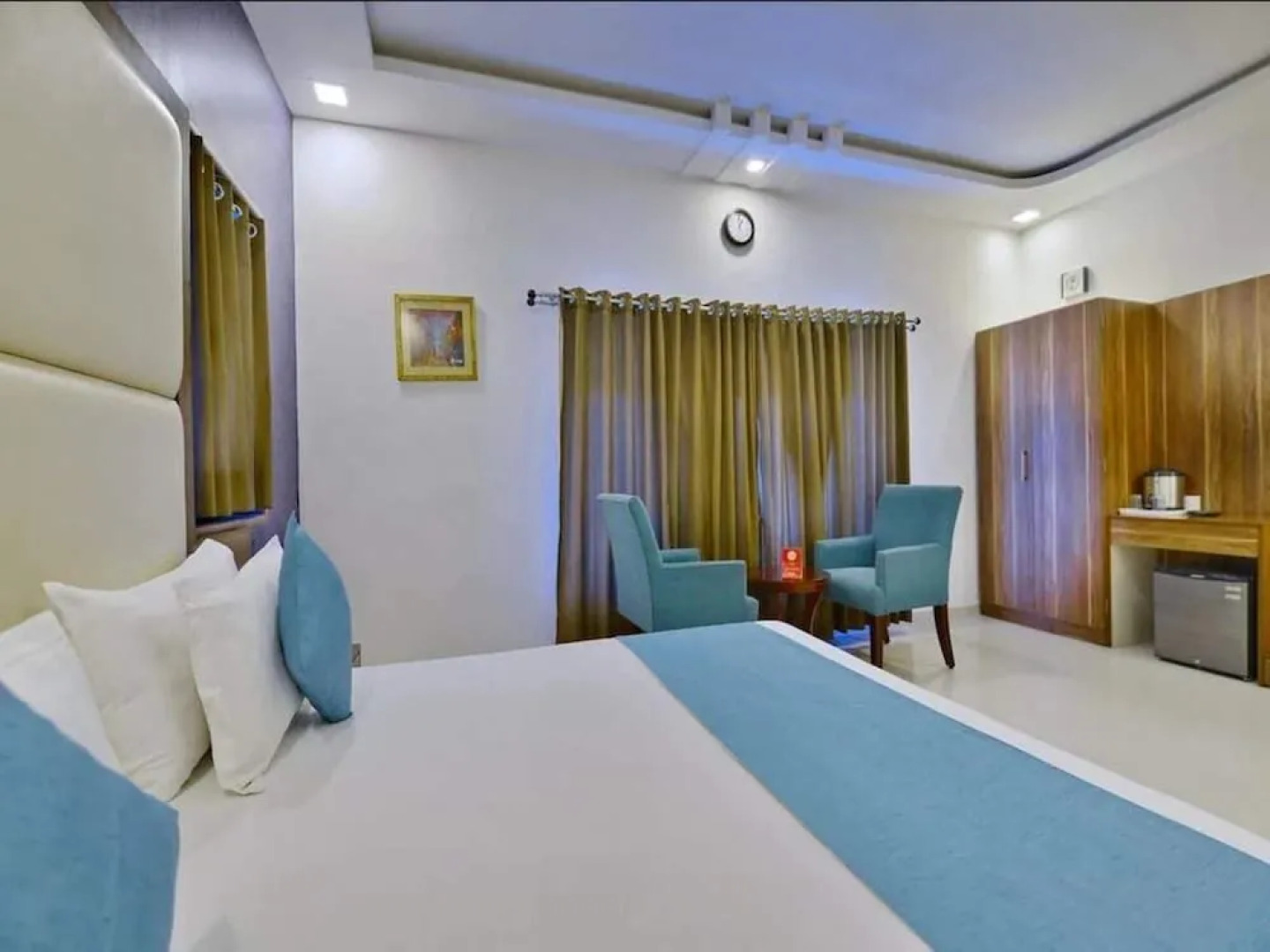 OYO 3422 Hotel Golden Berry