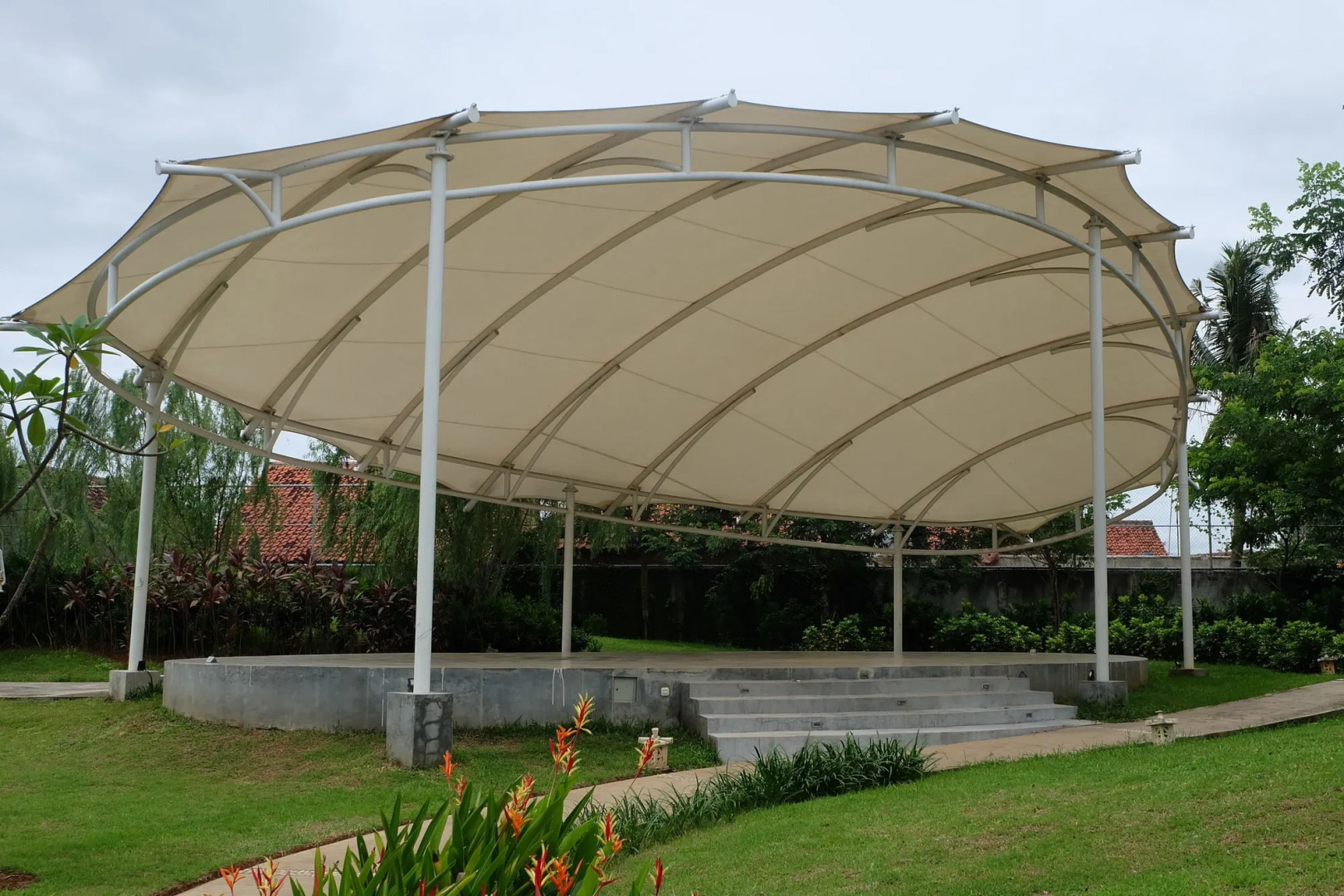 Front One Akshaya Hotel Karawang