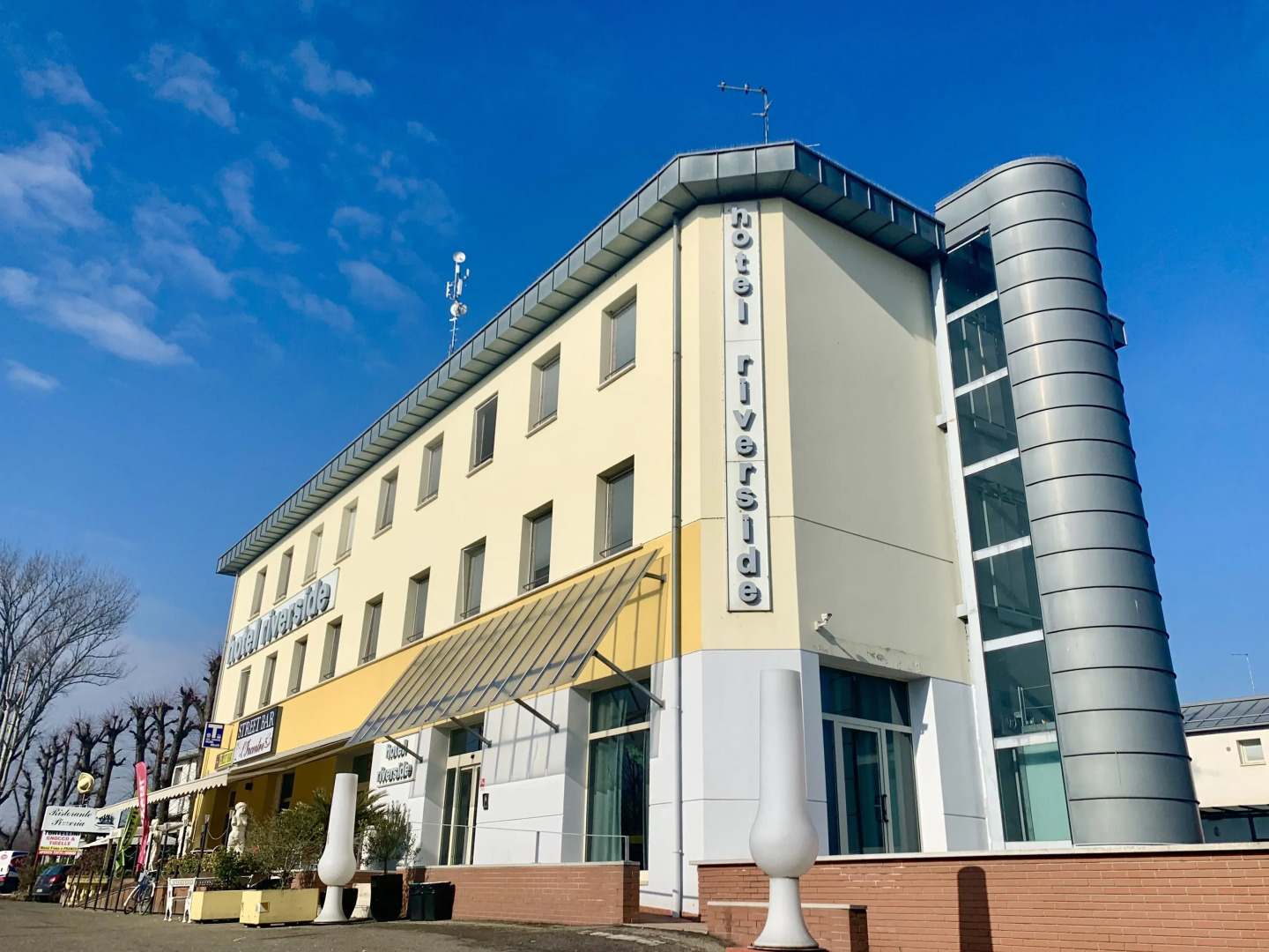 Hotel Riverside
