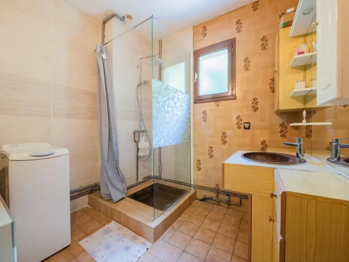 Inviting Holiday Home in Miremont With Garden