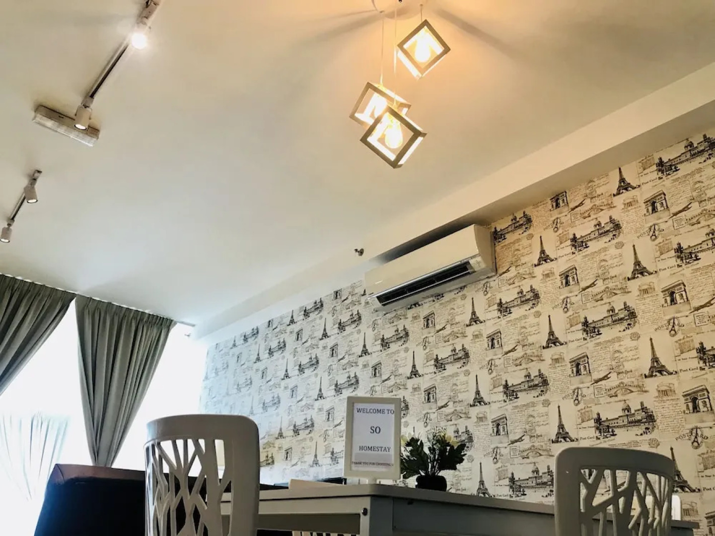 Romantic Mansion at The Landmark