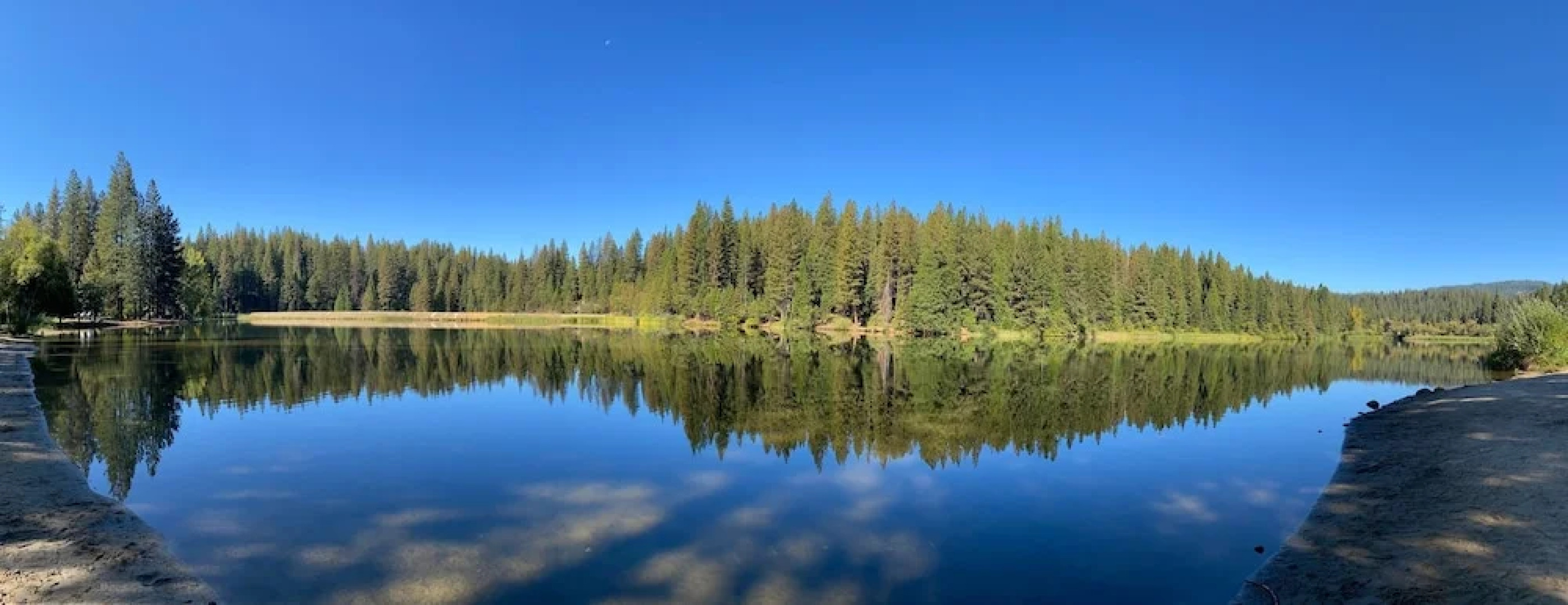 Lilac Cabin Family-friendly Highspeed Wi-fi 3 Bedroom Home by RedAwning