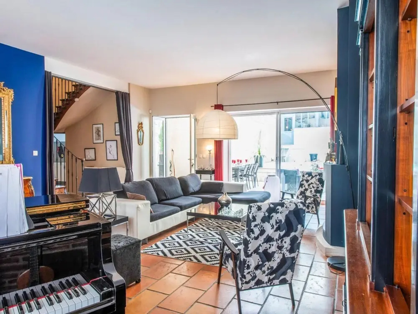 Mansion With Swimming Pool