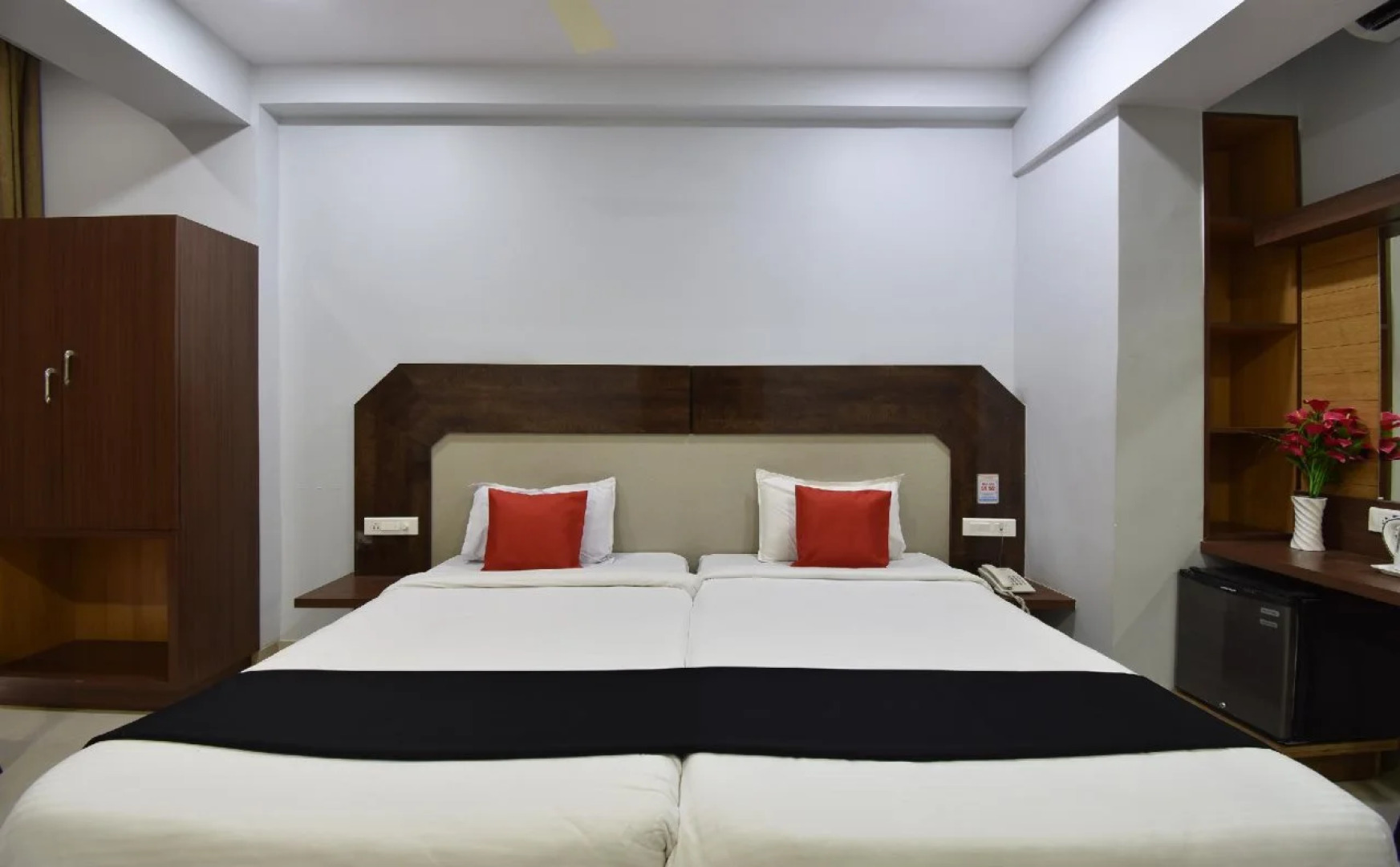 Hotel Vihar Deluxe