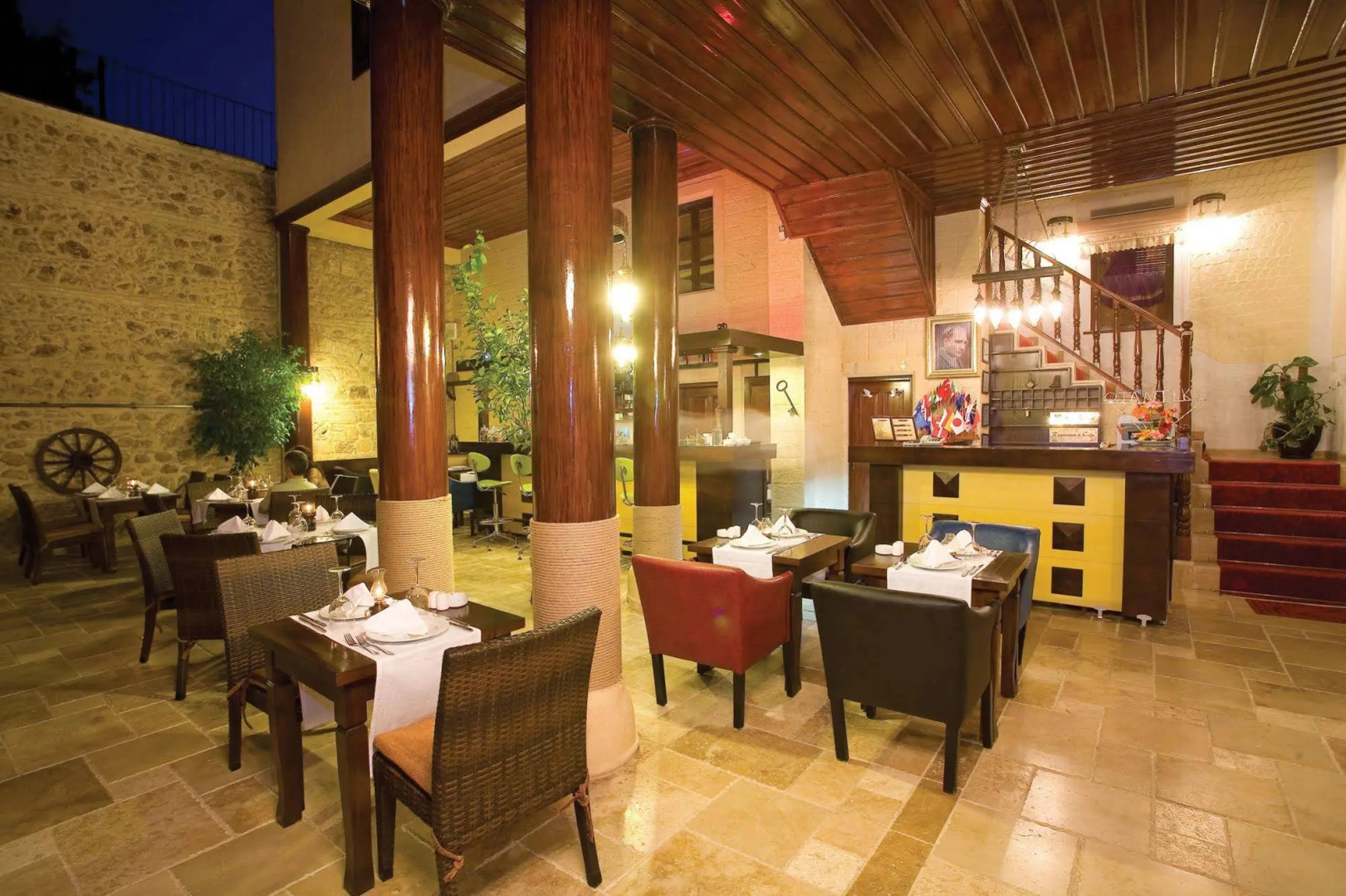 Cicerone Lodge Hotel