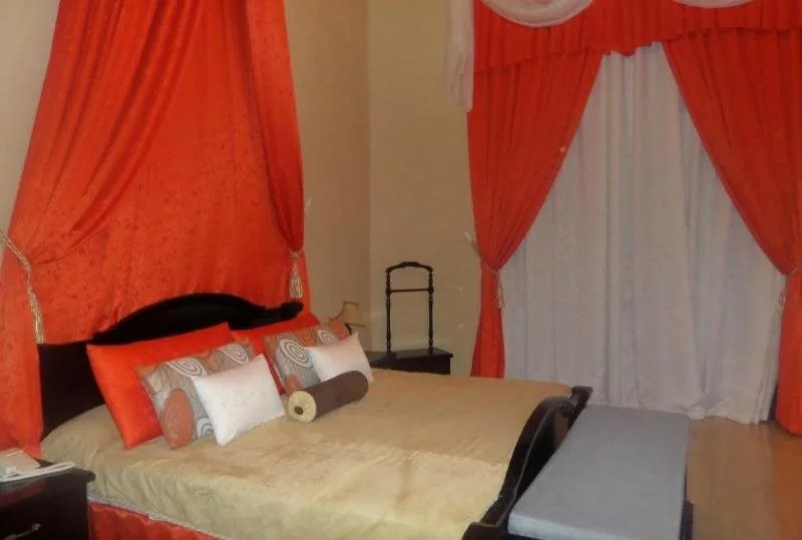 Hotel E La Avellaneda