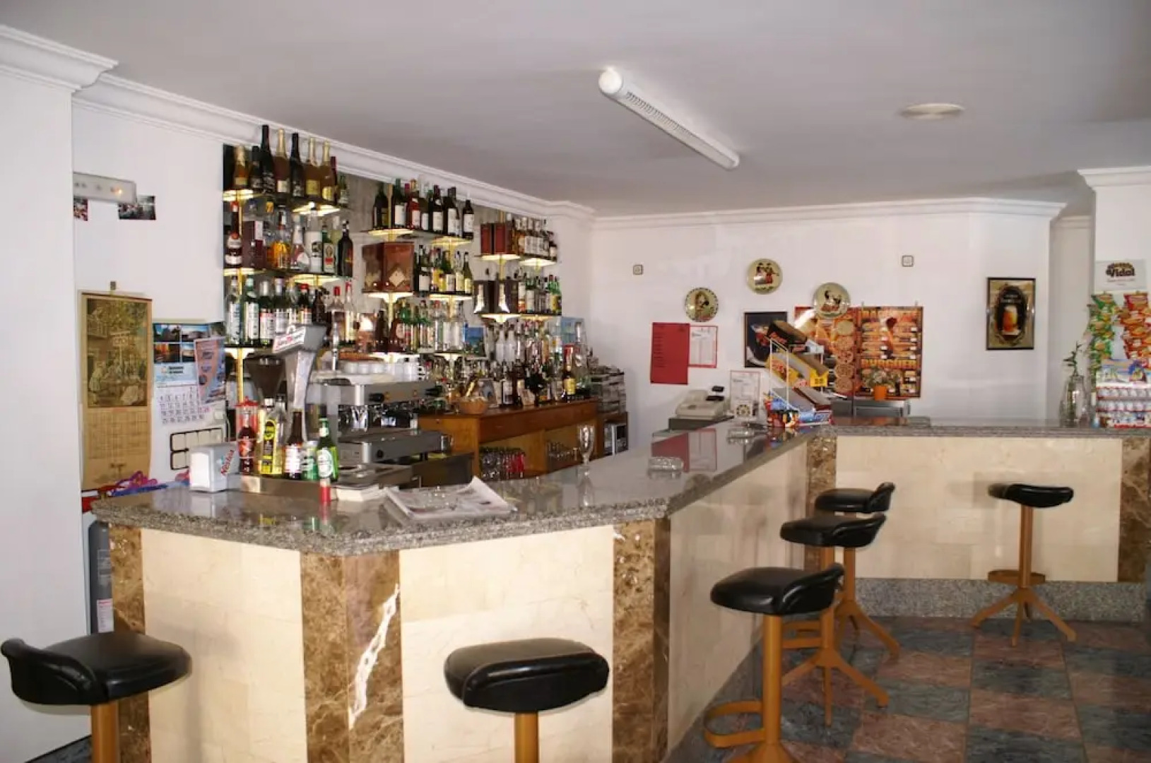 Bella Maria Apartments & Pool Club