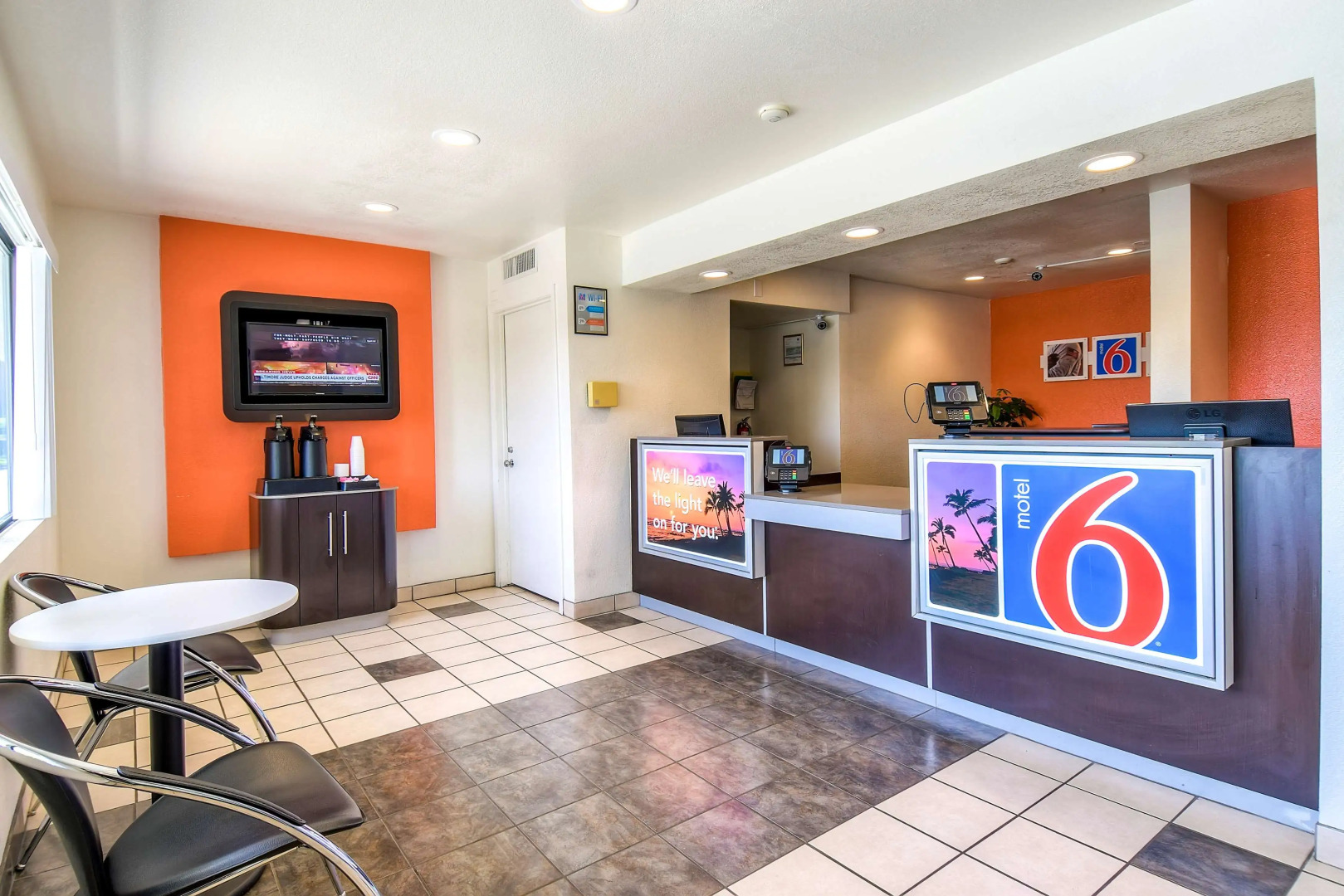 Motel 6 Corona, CA