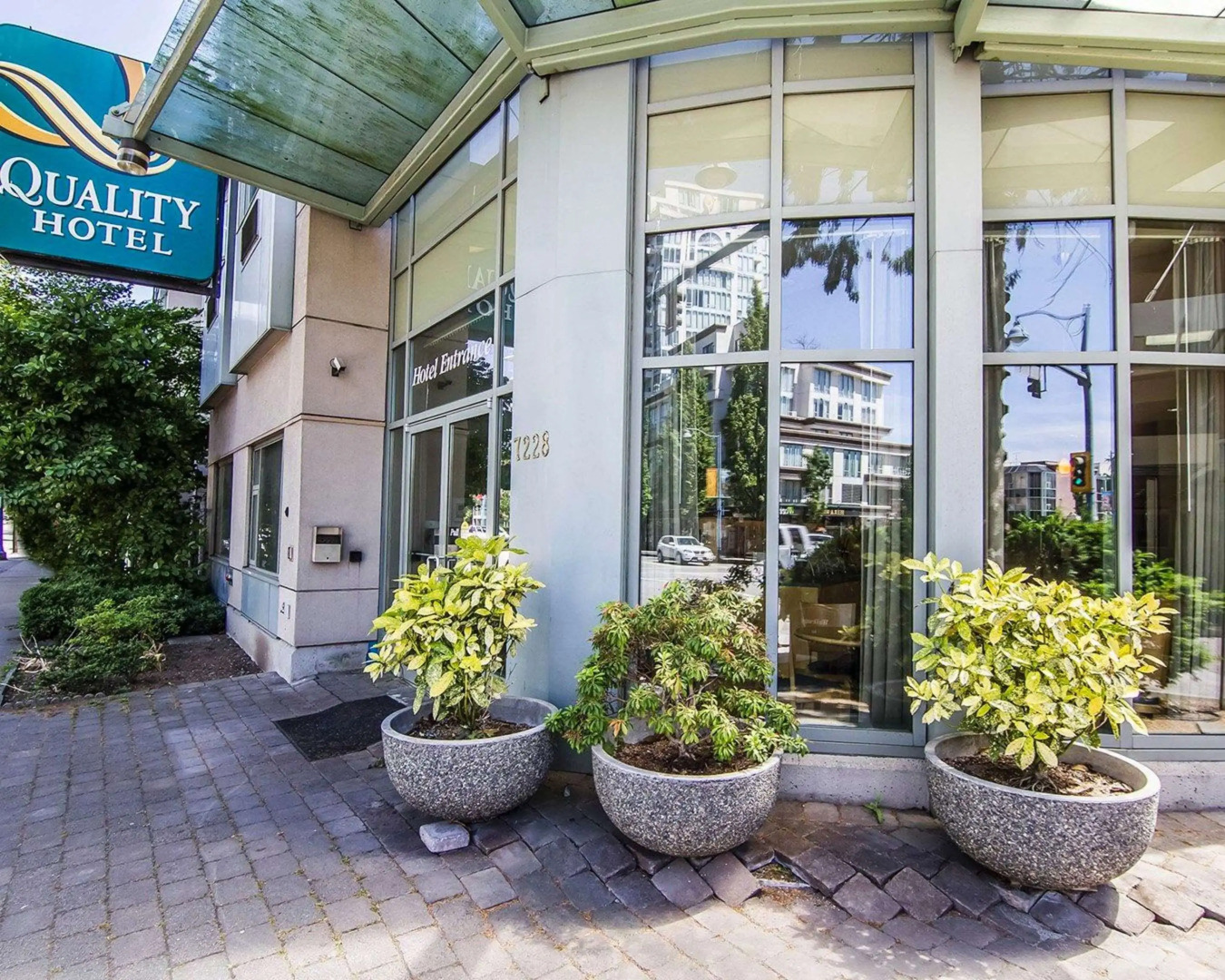 Comfort Hotel Vancouver Airport