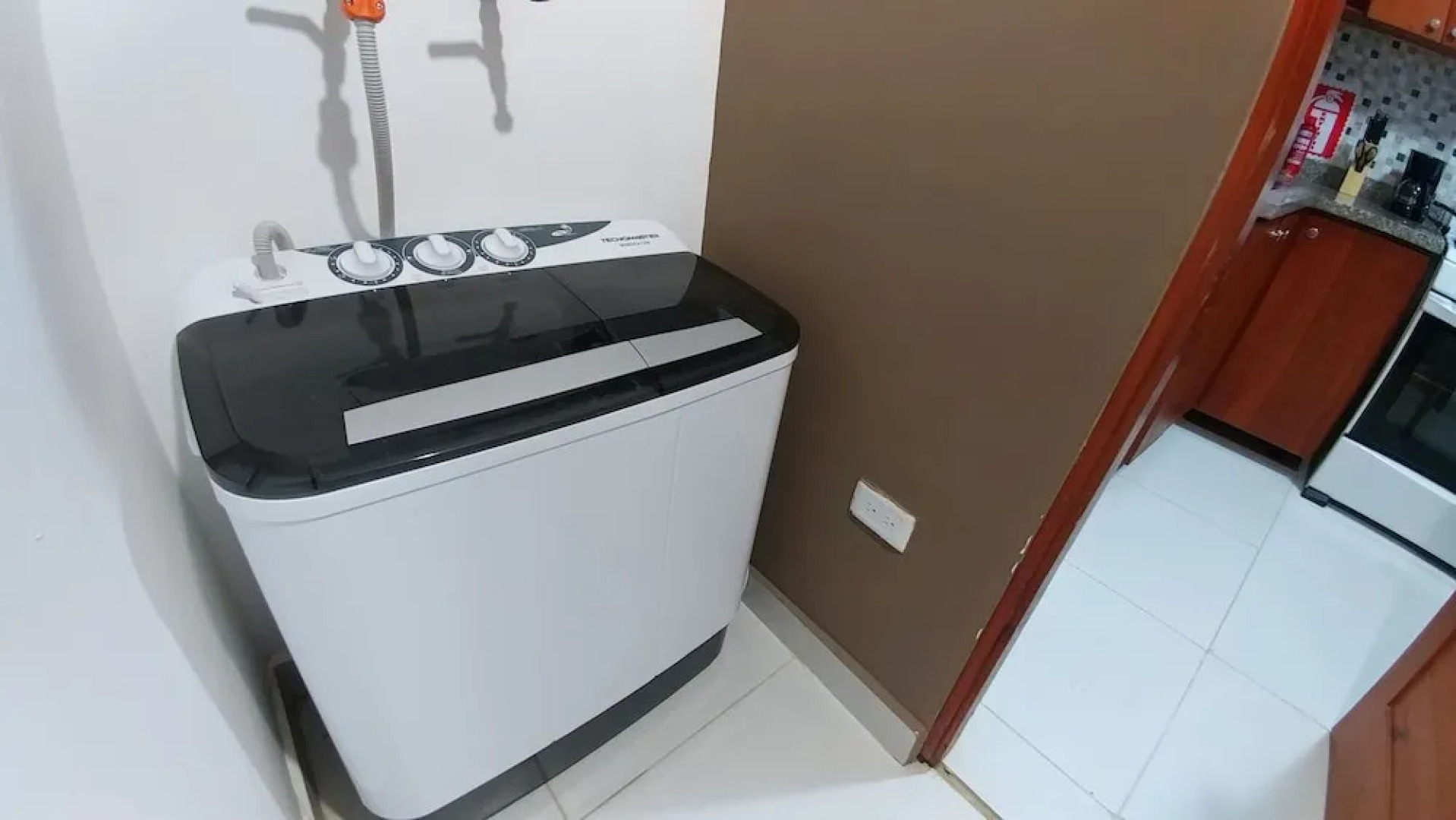 Tropical Condo BBQ Pool 5min to Airport