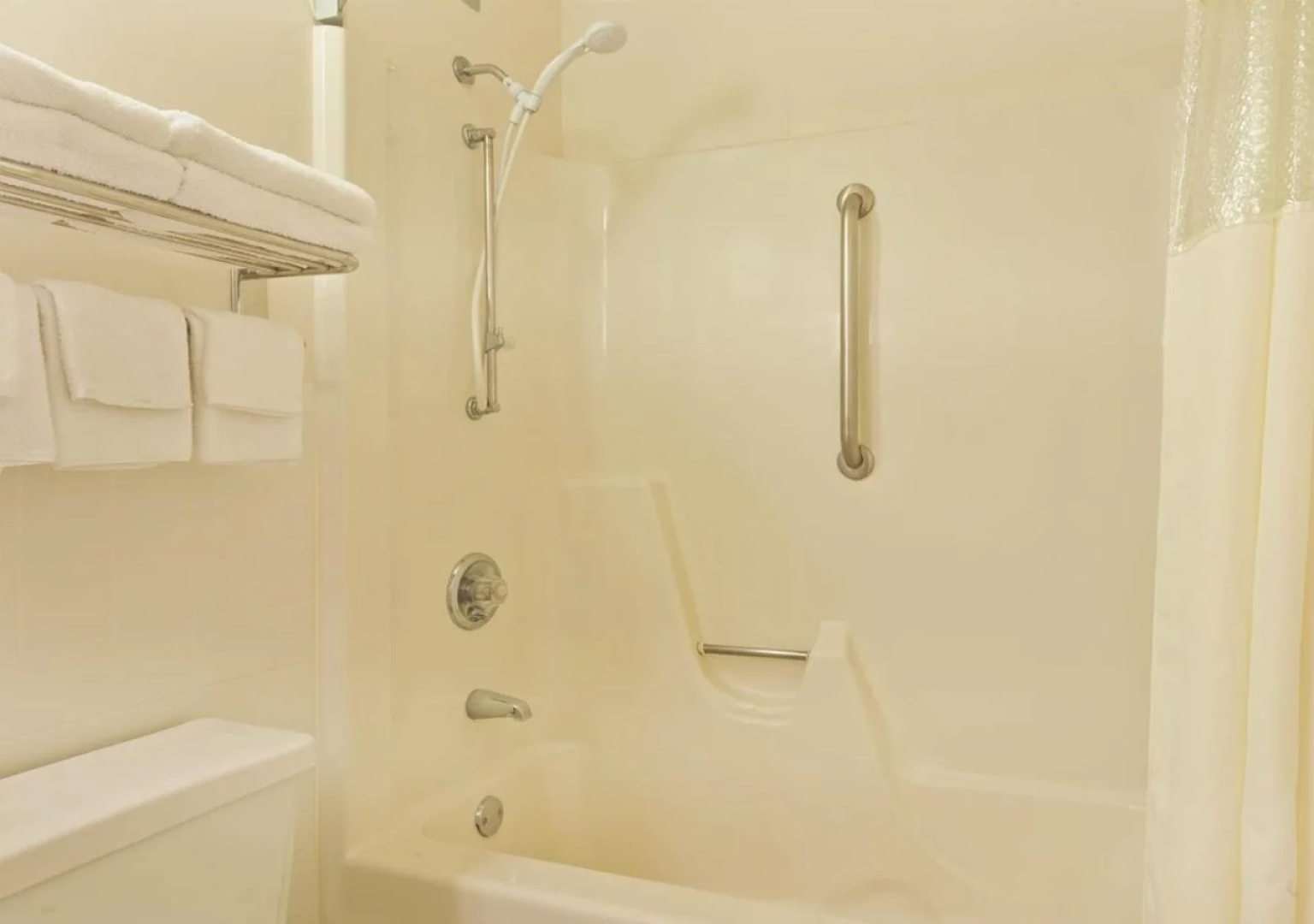 Travelodge Diamond Inn