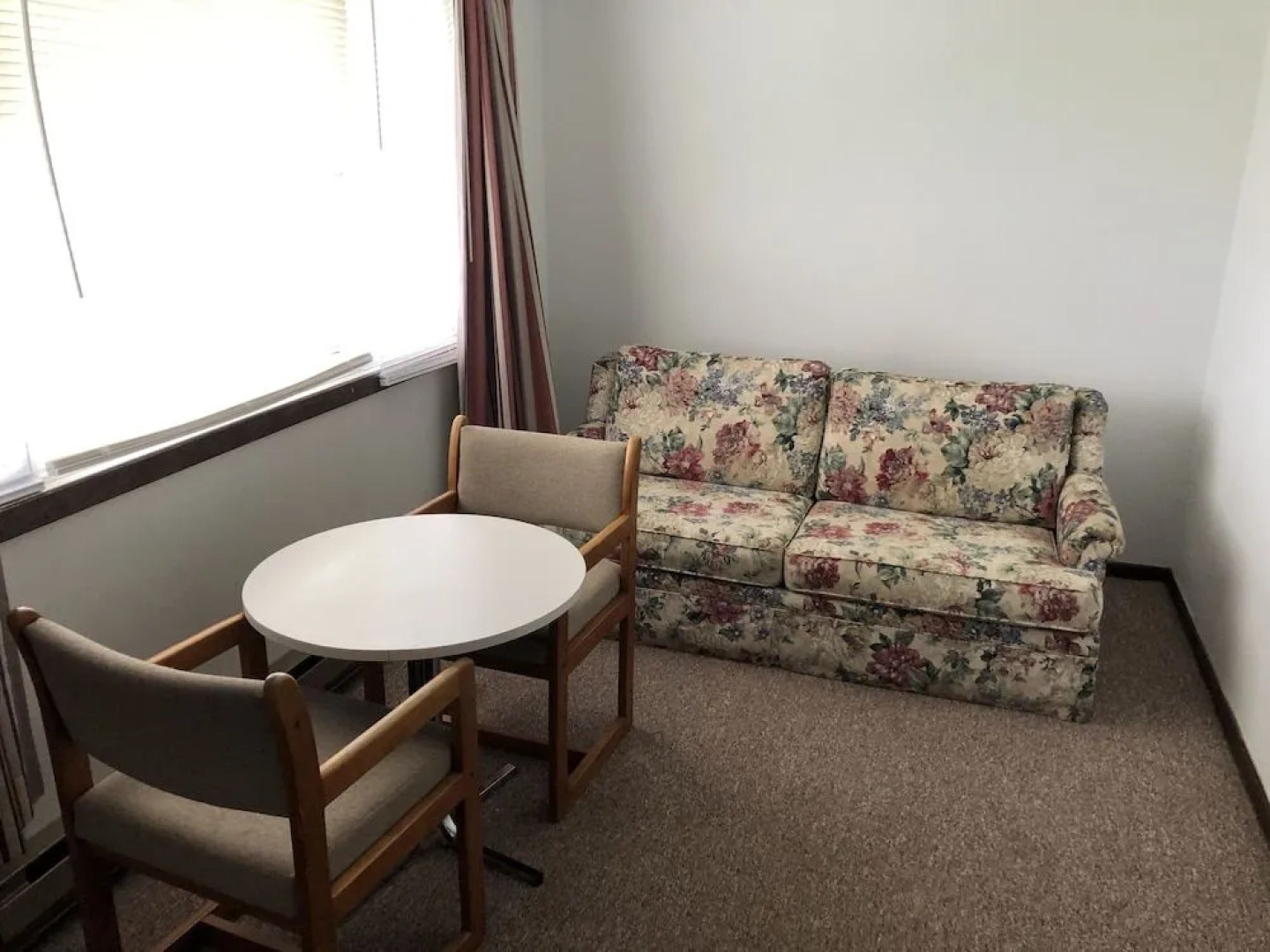 Edge O The Woods Motel