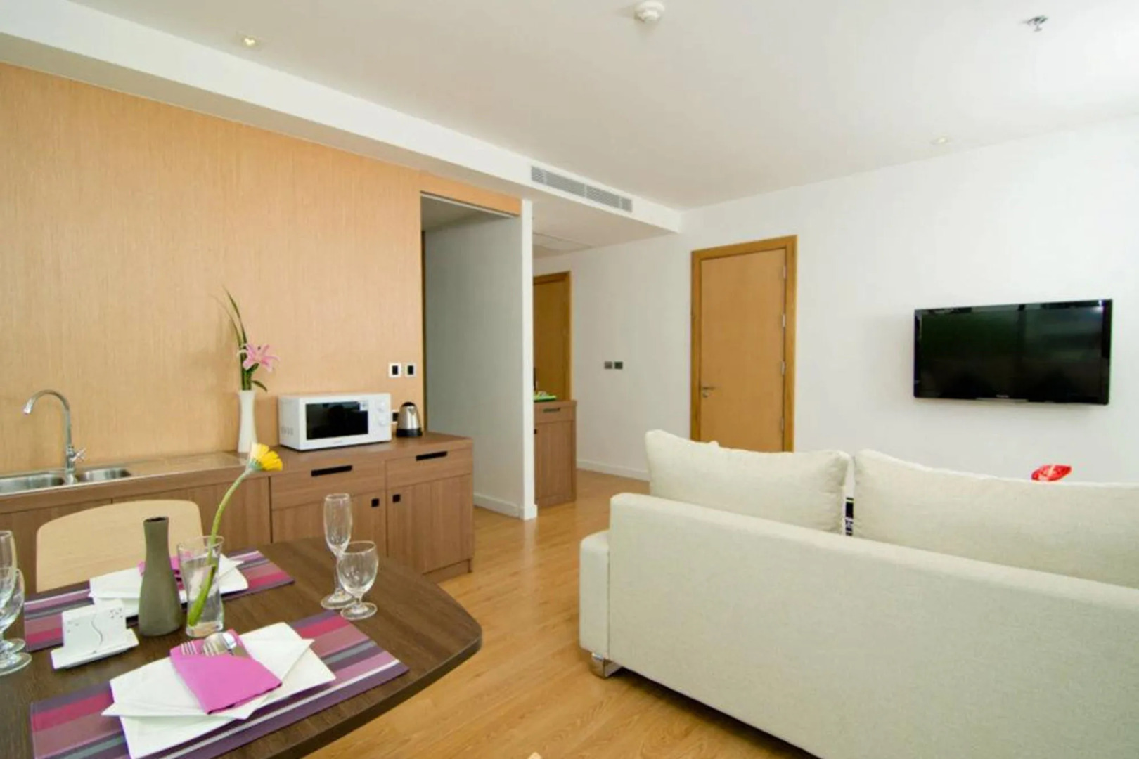 Seven Zea Chic Hotel