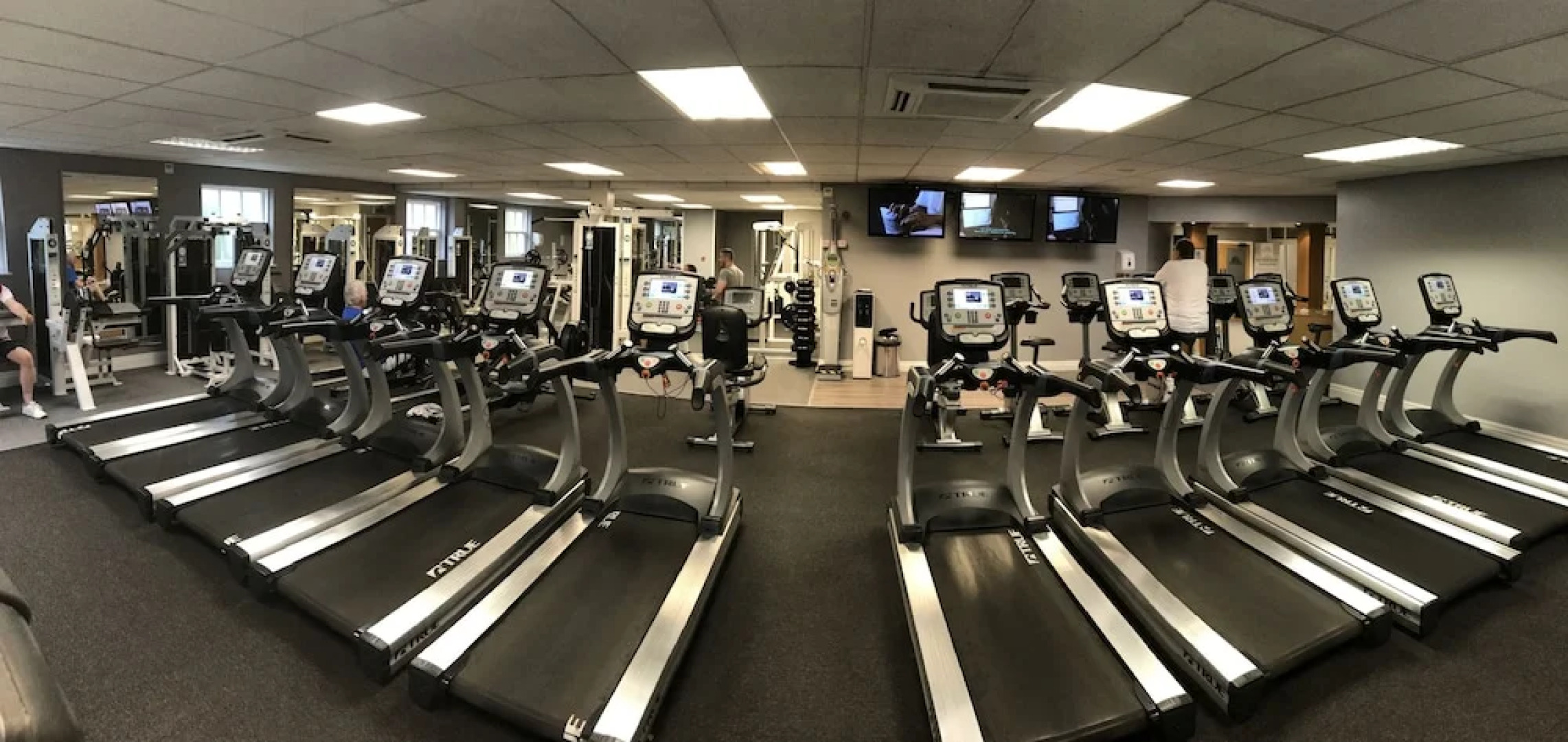 Shaw Hill Hotel Golf And Country Club