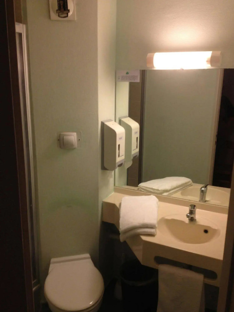 Отель The Originals Boutique, Hôtel Porte de Dieppe